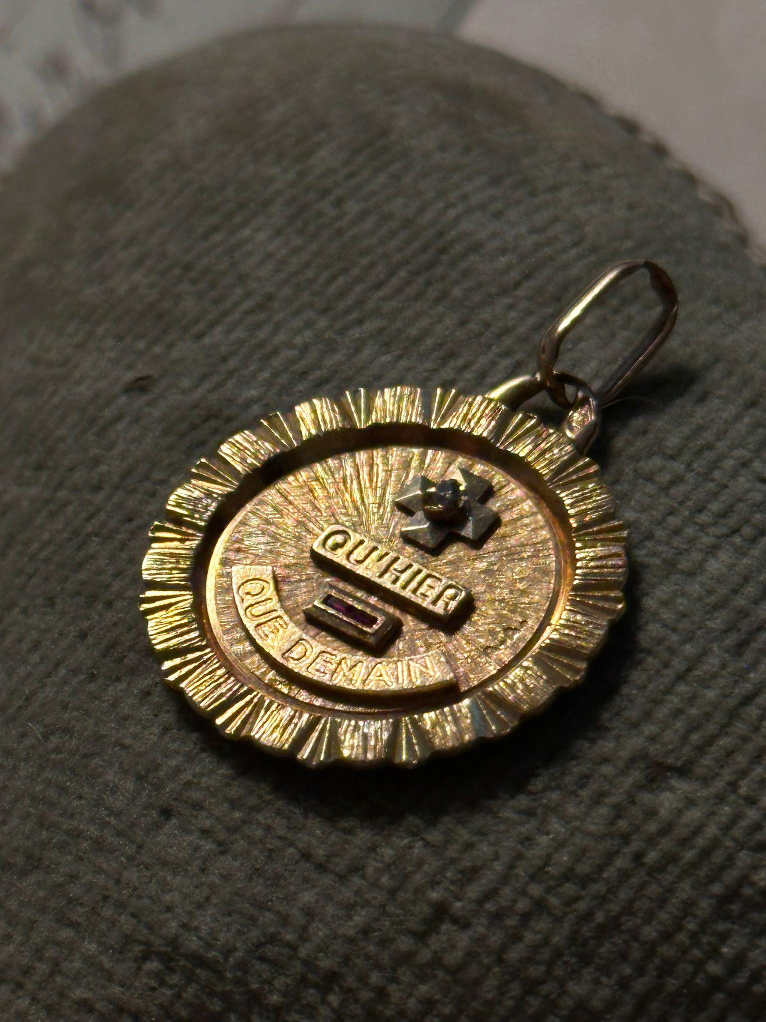 Emerald Cut Augis Qu Hier Que Demain Love Medal Pendant  Love Token 18ct Gold For Sale