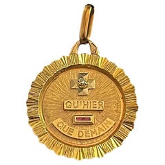 Vintage Augis Qu Hier Que Demain Love Medal Pendant  Love Token 18ct Gold 