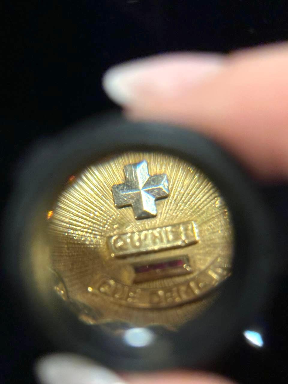 Women's or Men's Augis Qu Hier Qui Demain Love Medal Pendant Love Token 18 ct Gold For Sale