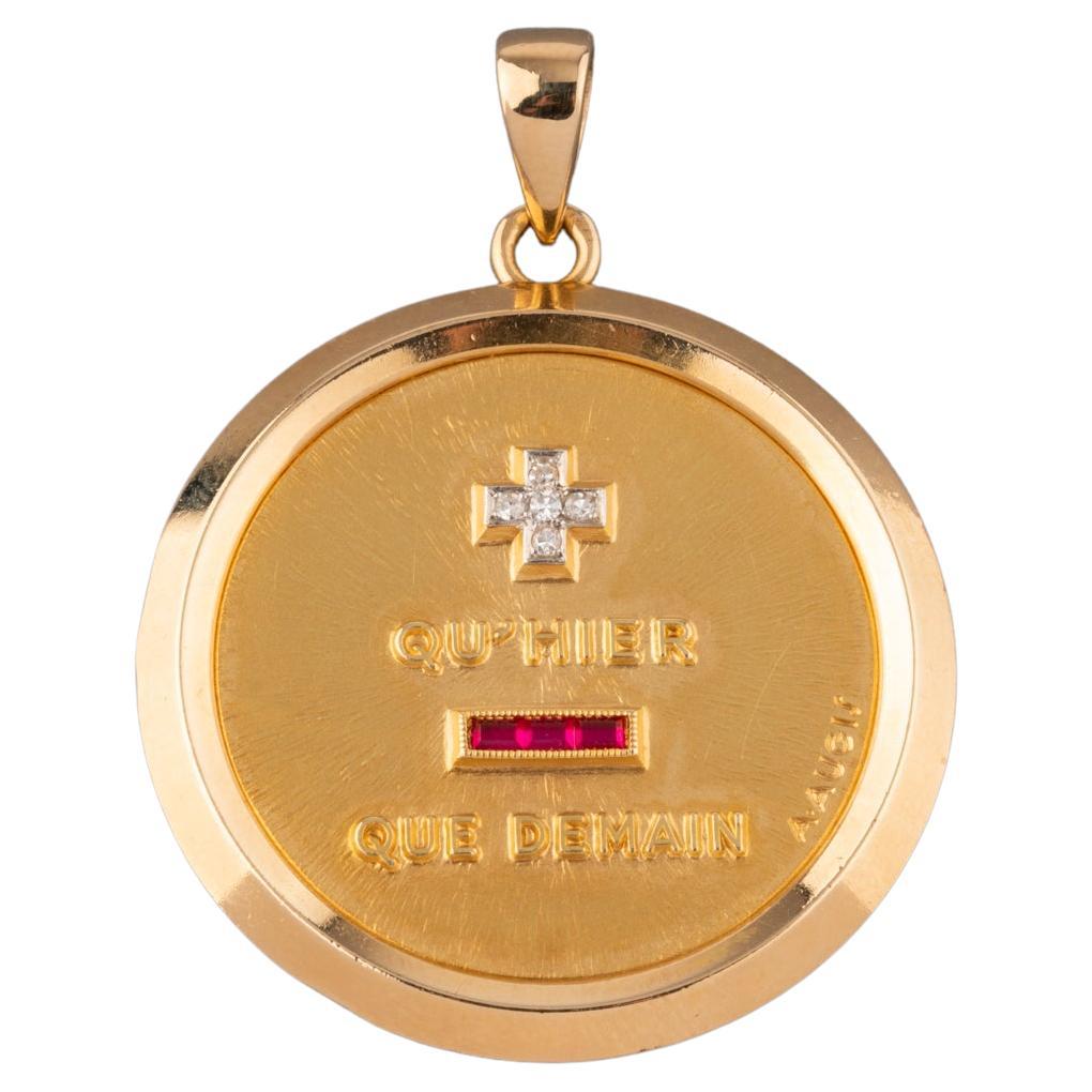 Augis Vintage Medal in Gold and Diamonds