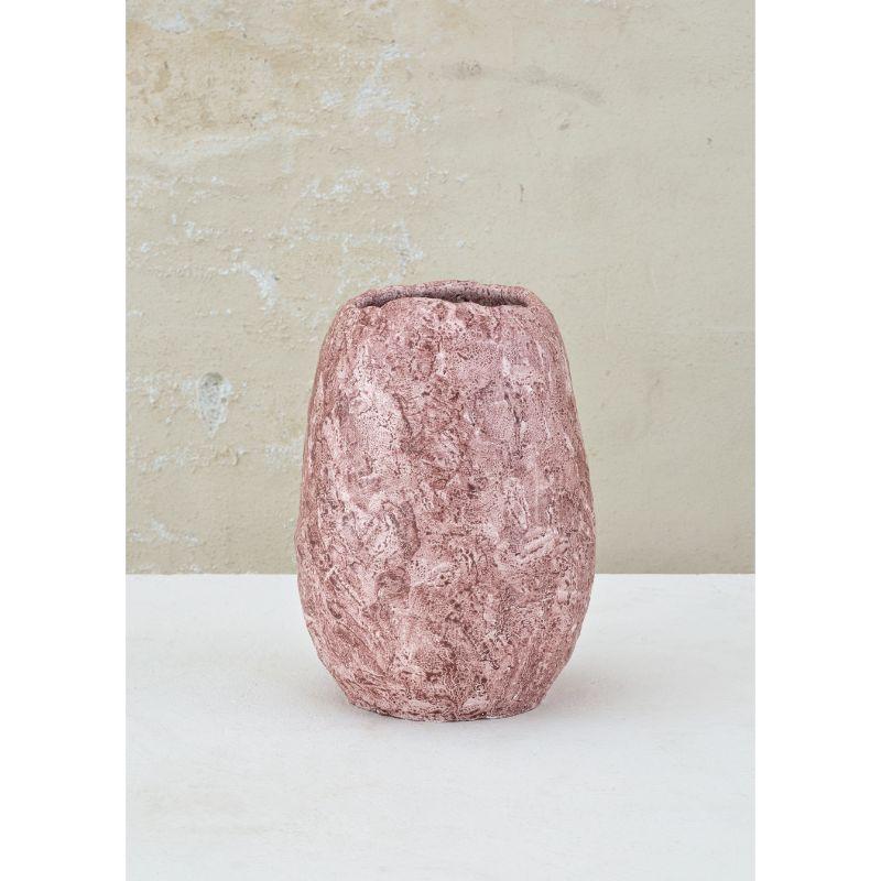 Augite, Medium di Daniele Giannetti (Fatto a mano, dipinto a mano)
Dimensioni: D24 x H33 cm
Materiali: Terracotta

Tutti i pezzi sono realizzati in terracotta di Montelupo, cotta una sola volta, poi colorata da Daniele Giannetti con una base