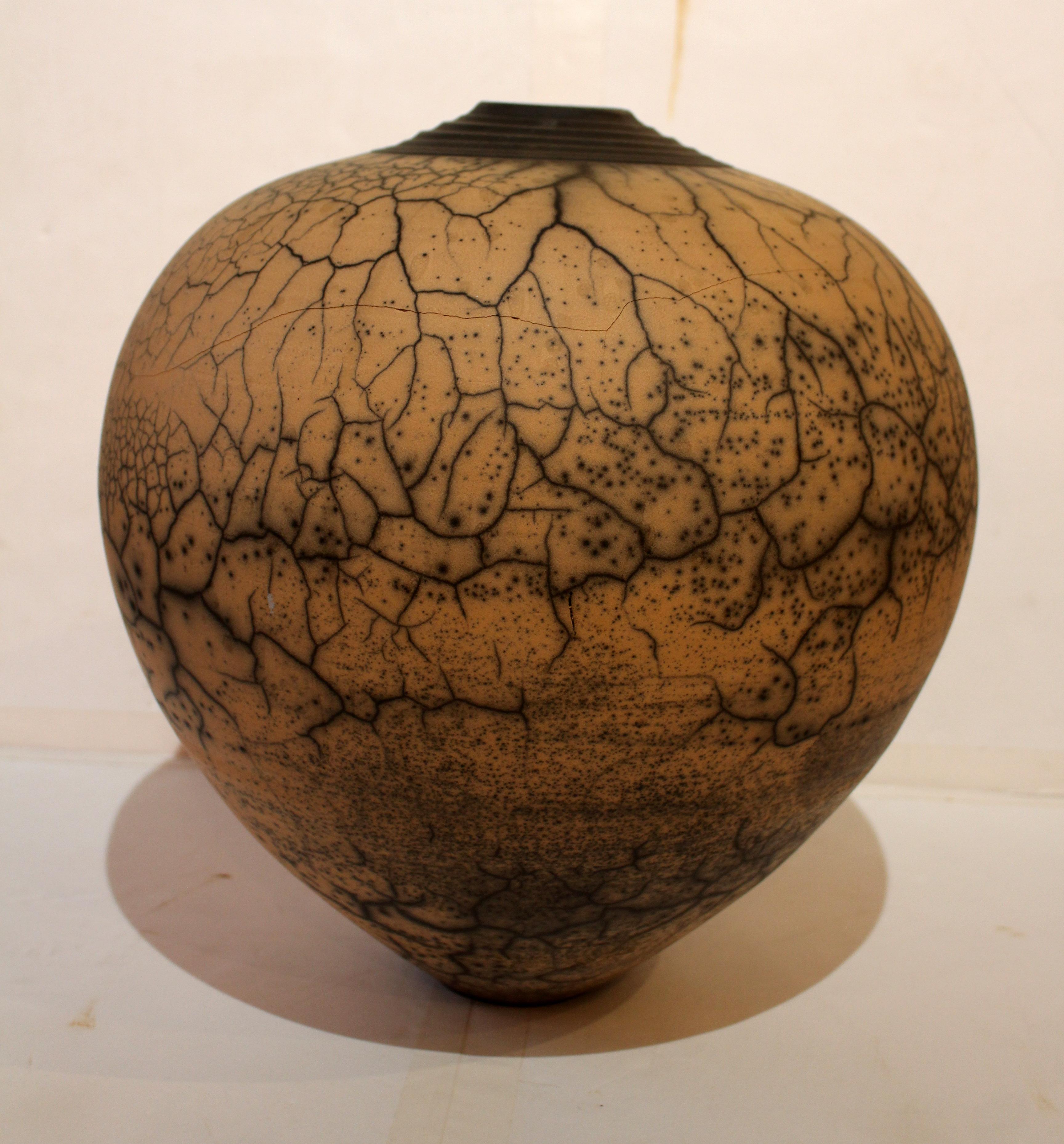 August 1987 Raku Vase by Kate & Will Jacobson, Hawaii A stunning 