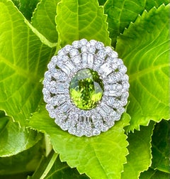 August Birthstone 11.50 Carat Vivid Green Peridot and Diamond 18 Karat Gold Ring