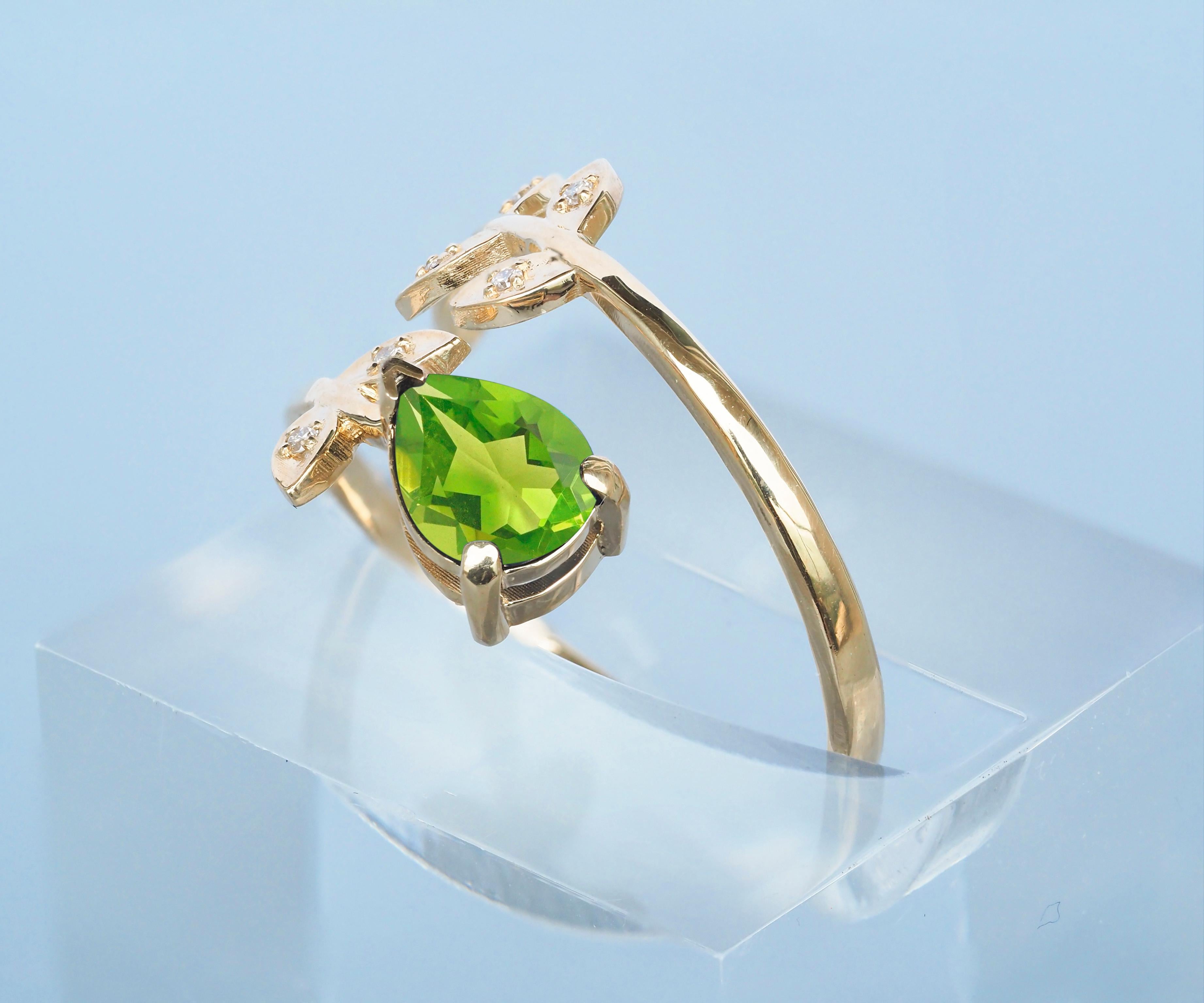 August birthstone peridot 14k gold ring. In New Condition For Sale In Istanbul, TR