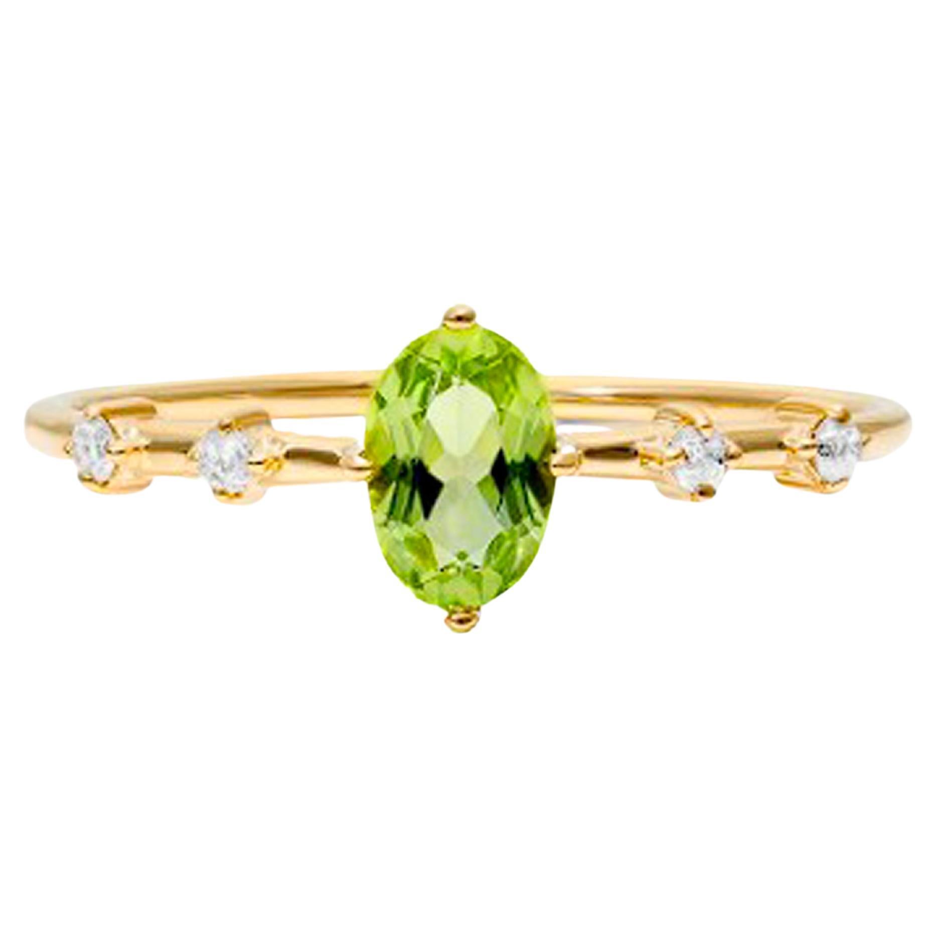 August birthstone peridot 14k gold ring For Sale