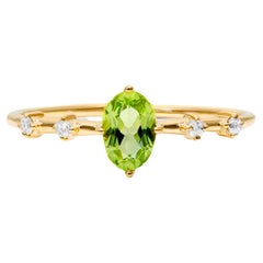 Anello in oro 14k con pietra natale di agosto, peridoto.