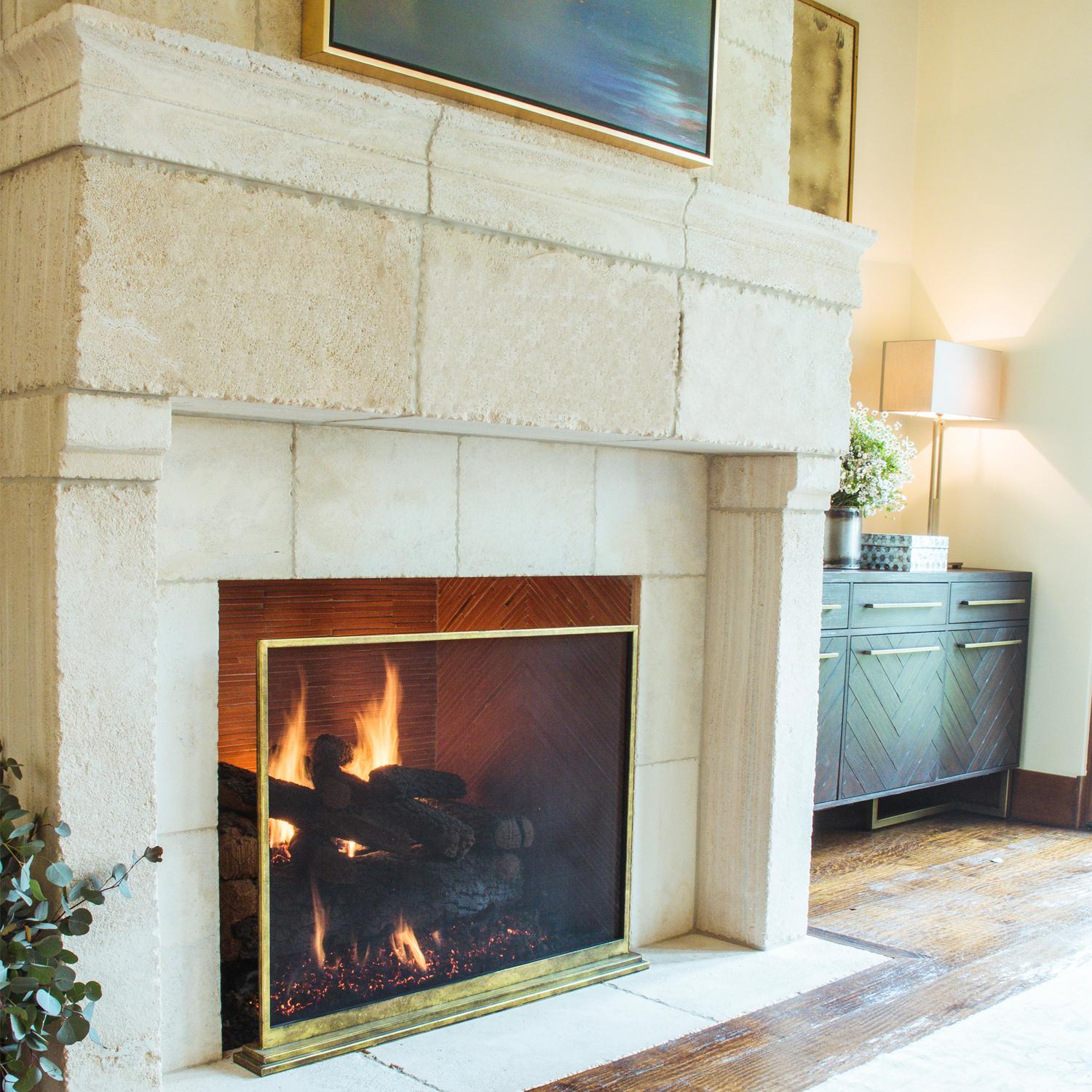 Contemporary August Fireplace Screen in Warm Black For Sale