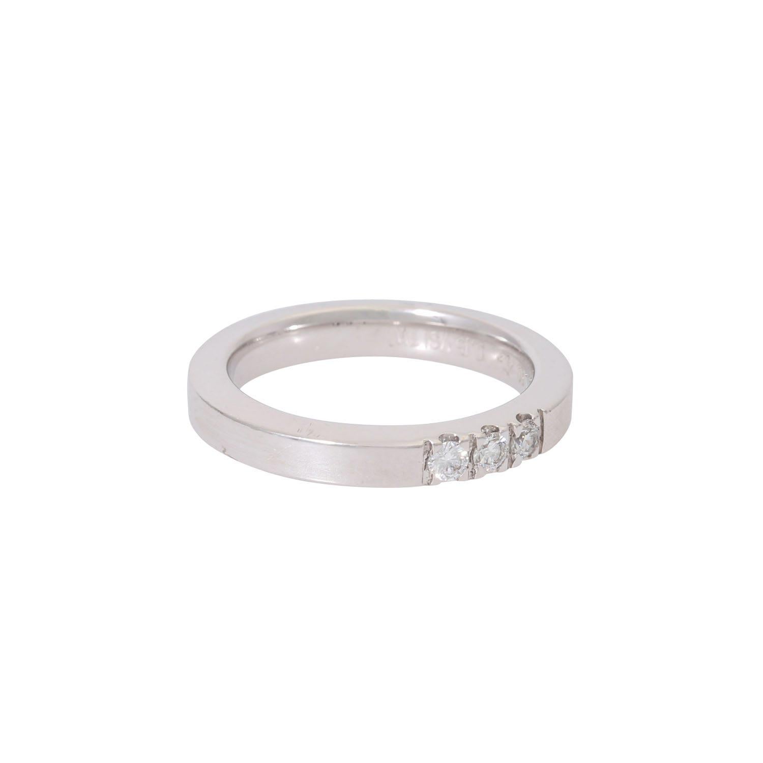 together approx. 0.15 ct, approx. FW (G)/VS, 18K WG, 7.1 g, RW: 53, 21st century, in mint condition, with manufacturer's mark, incl. original case.
 AUGUS GERSTNER ring with 3 brilliant-cut diamonds approx. 0.15 ct, approx. RW (G)/VS, 18K WG, 7.1 g,