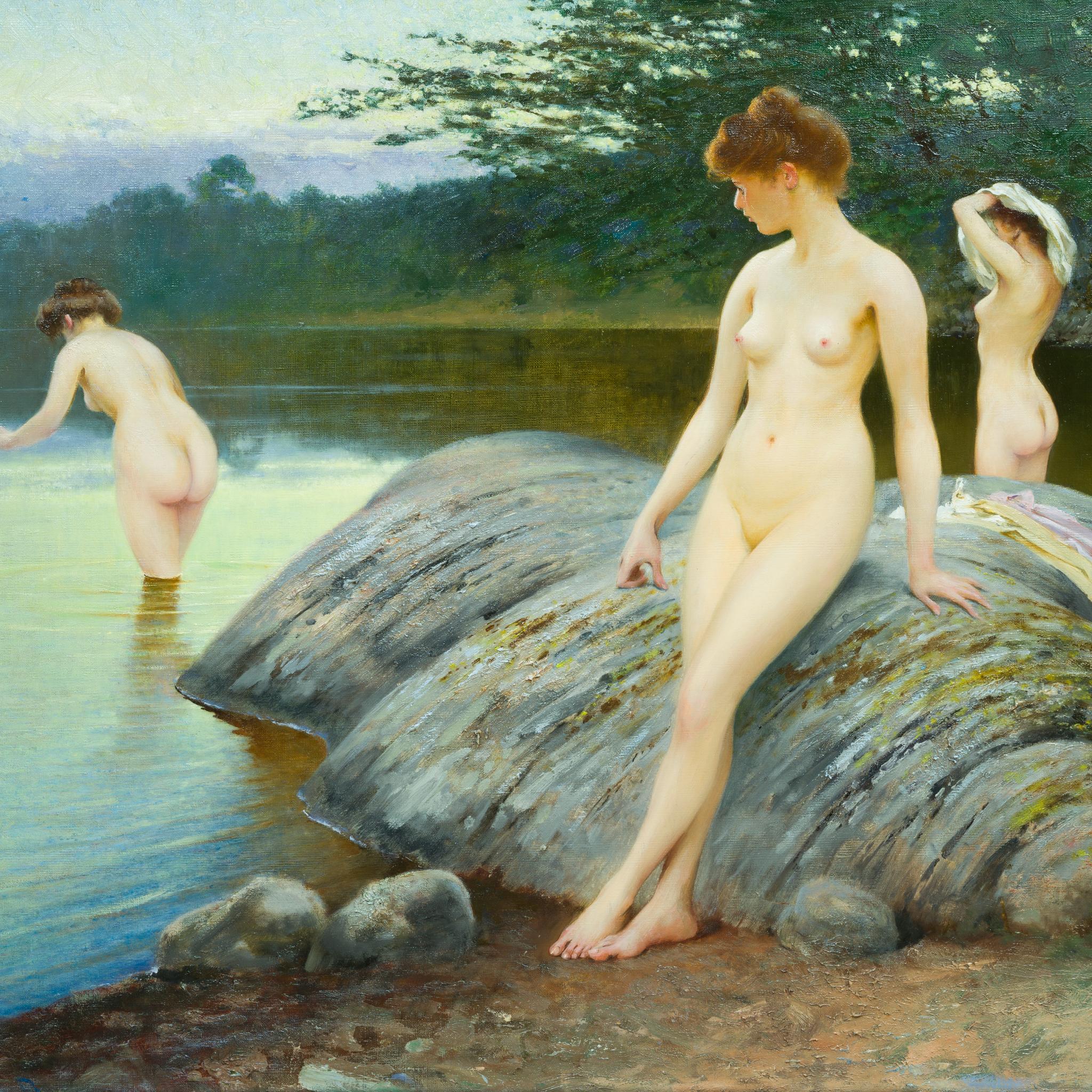 Tre donne in riva al mare, mentre si preparano a fare il bagno alla luce del mattino in vendita 3