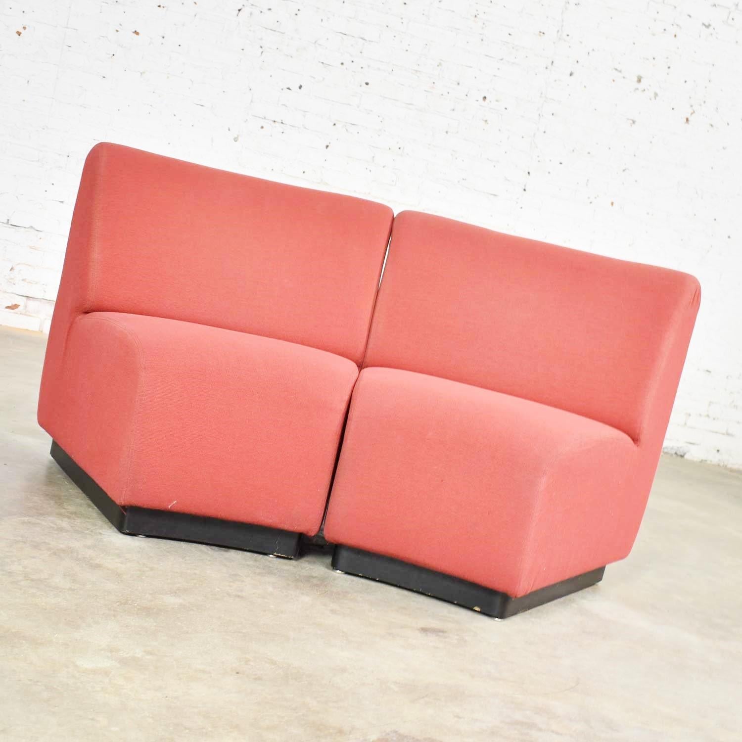 Américain August Inc Modernity Modular Sectional Sofa Straight & Wedge Pieces Style Chadwick en vente