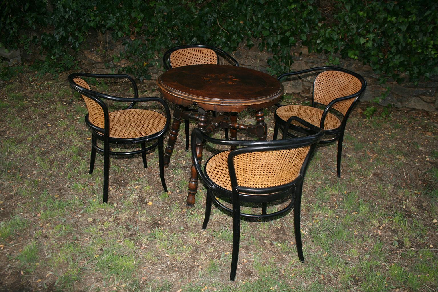 August Thonet Chairs B9 Set of 4 , Czech Republic, Early 20th Century In Good Condition In Mombuey, Zamora