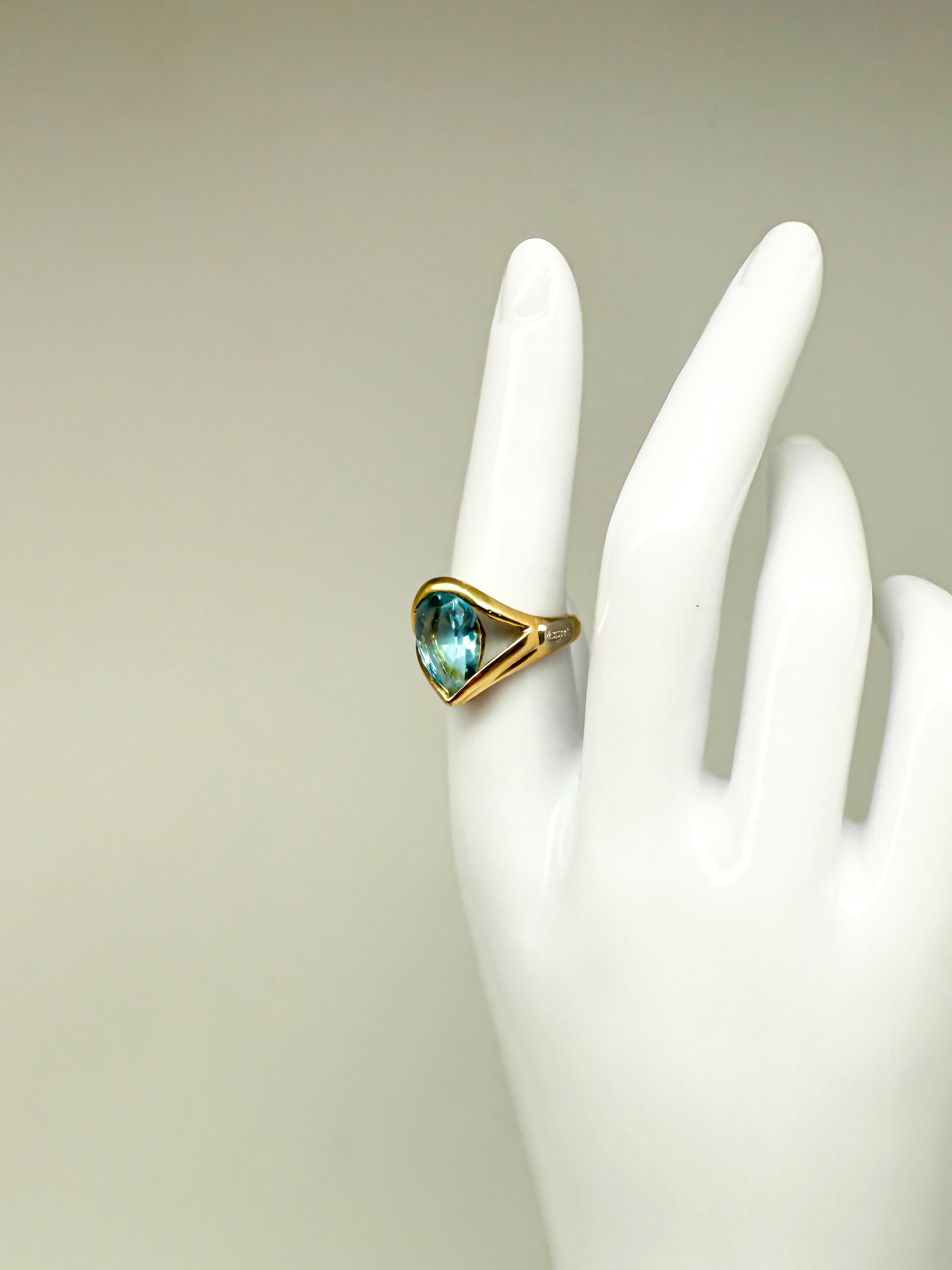 Augusta Anillo de Oro Amarillo de 18 K con una Aguamarina Corte pera en venta