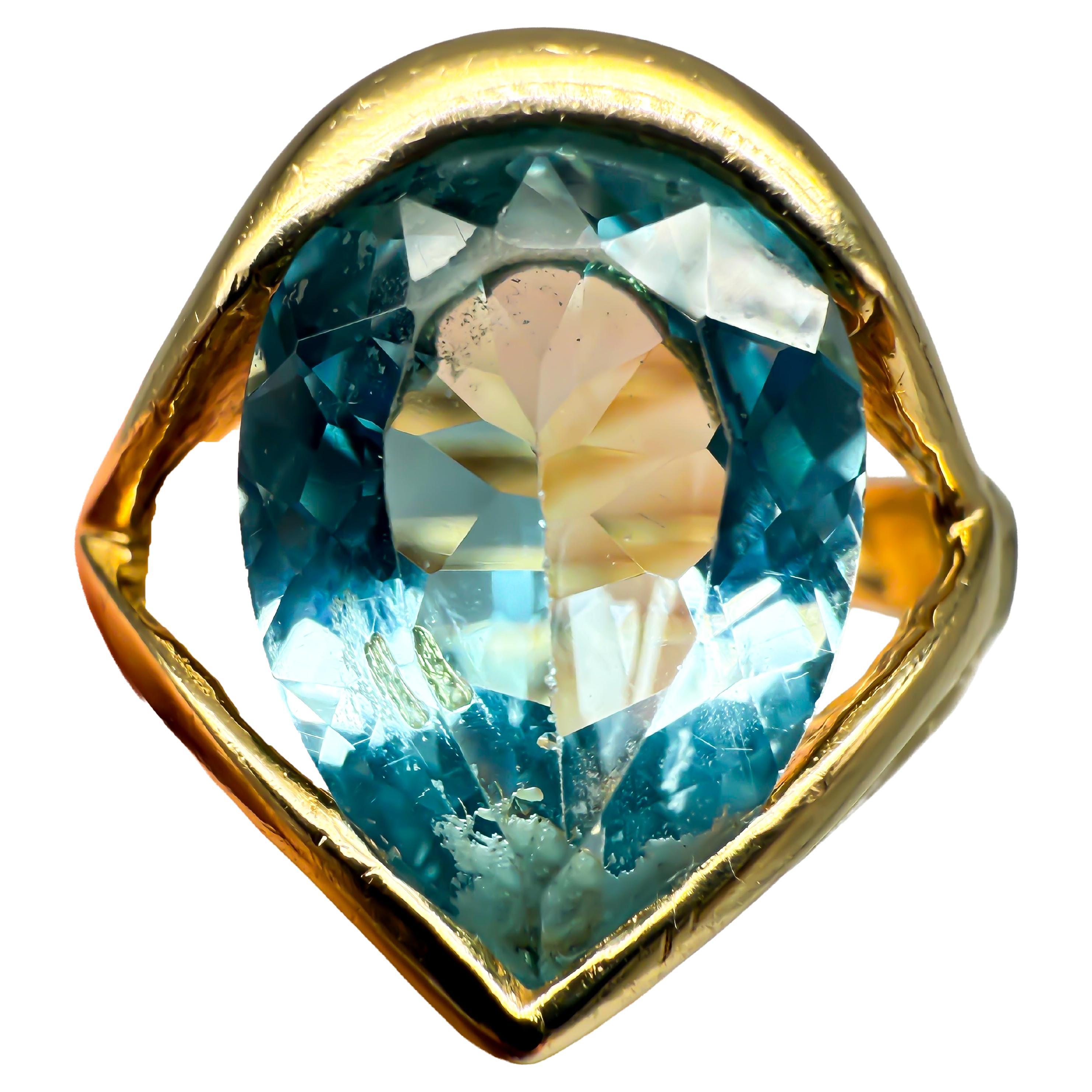 Augusta Anillo de Oro Amarillo de 18 K con una Aguamarina en venta