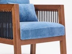 Sedia da salotto architettonica Auguste in noce e corde di REDA AMALOU DESIGN