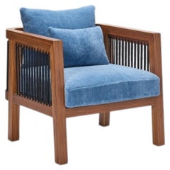 Sedia da salotto architettonica Auguste in noce e corde di REDA AMALOU DESIGN