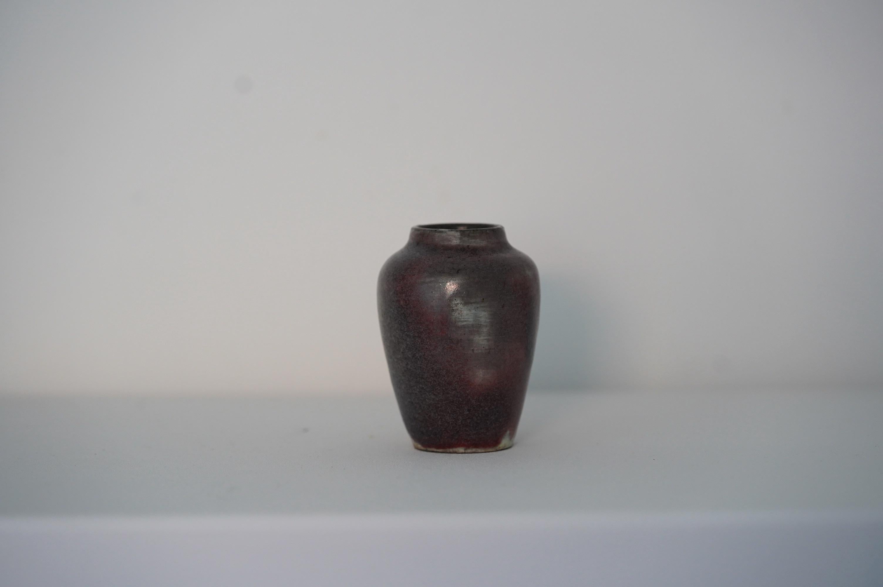 Smaltato Vaso in miniatura in gres di Auguste Delaherche, smalto color sangue di bue, Francia, 1890-1900 in vendita