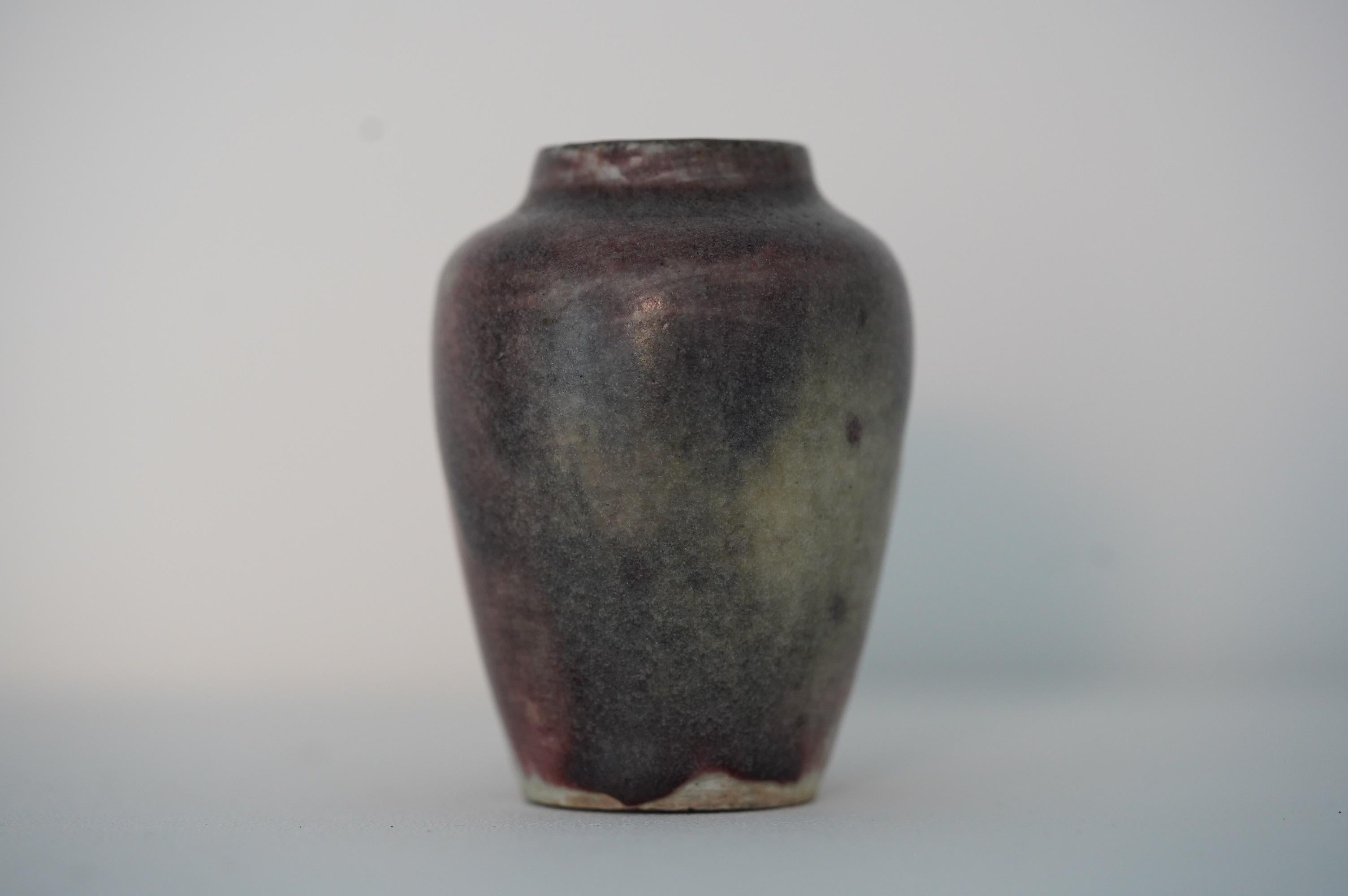 Grès porcellanato Vaso in miniatura in gres di Auguste Delaherche, smalto color sangue di bue, Francia, 1890-1900 in vendita