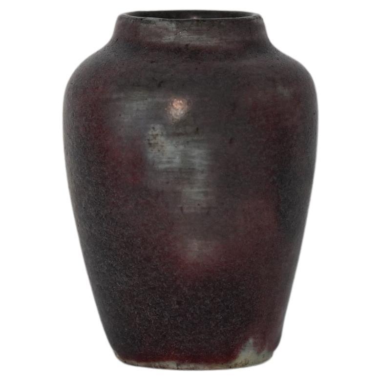 Vaso in miniatura in gres di Auguste Delaherche, smalto color sangue di bue, Francia, 1890-1900