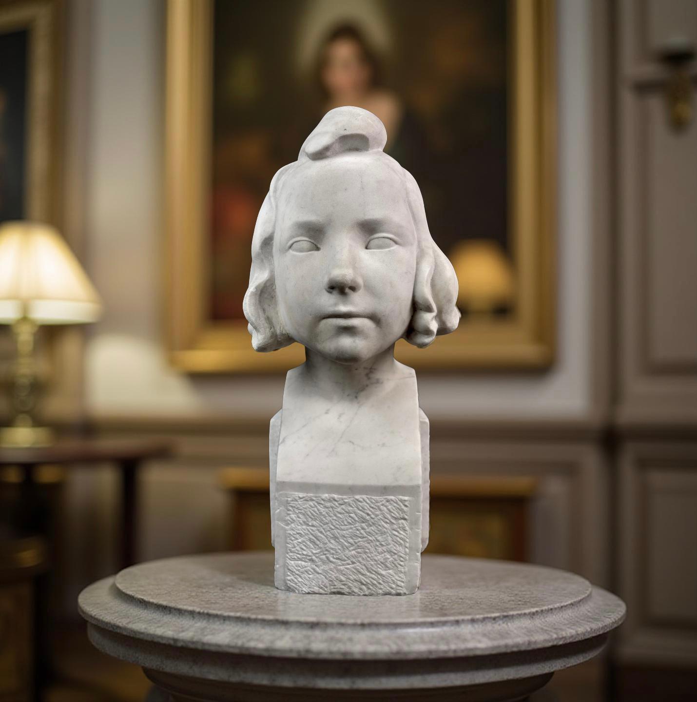 Büste eines Mädchens im Art Déco-Stil aus weißem Carrara-Marmor des französischen Bildhauers Auguste Charles Heng, auf dem Sockel signiert 'A. Heng