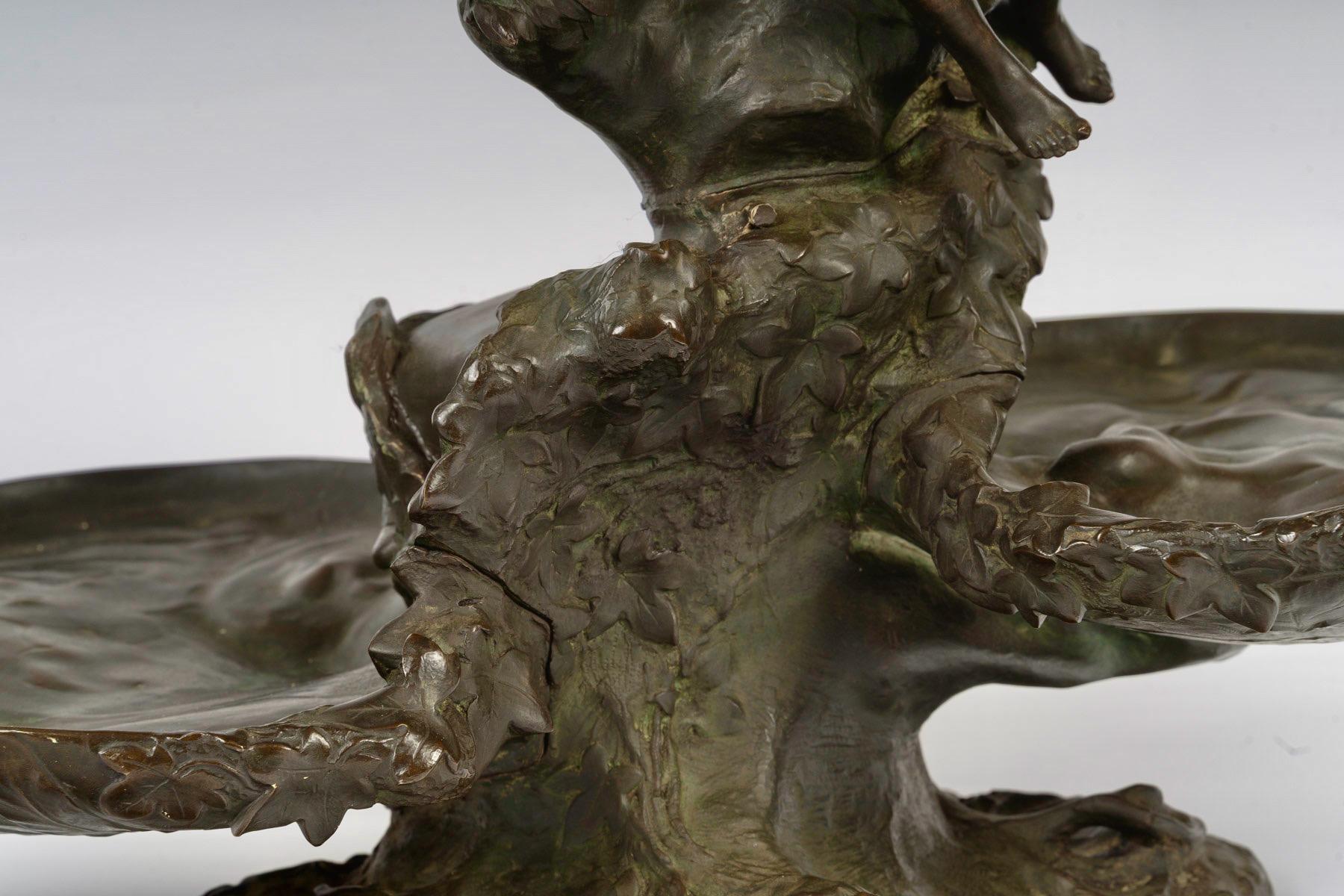 Auguste Ledru (French, 1860-1902)  Large Naïade Bronze Centerpiece circa 1895 For Sale 3