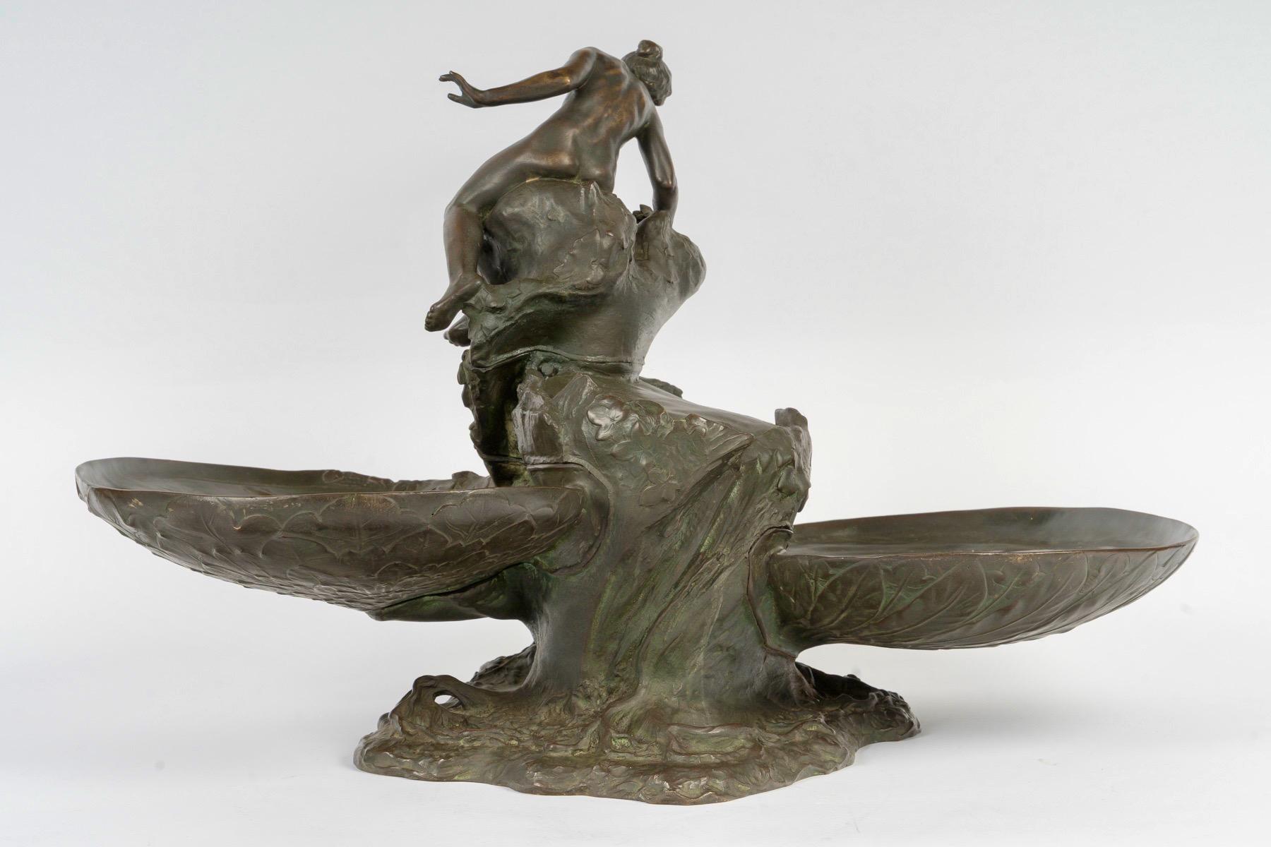 Gilt Auguste Ledru (French, 1860-1902)  Large Naïade Bronze Centerpiece circa 1895 For Sale