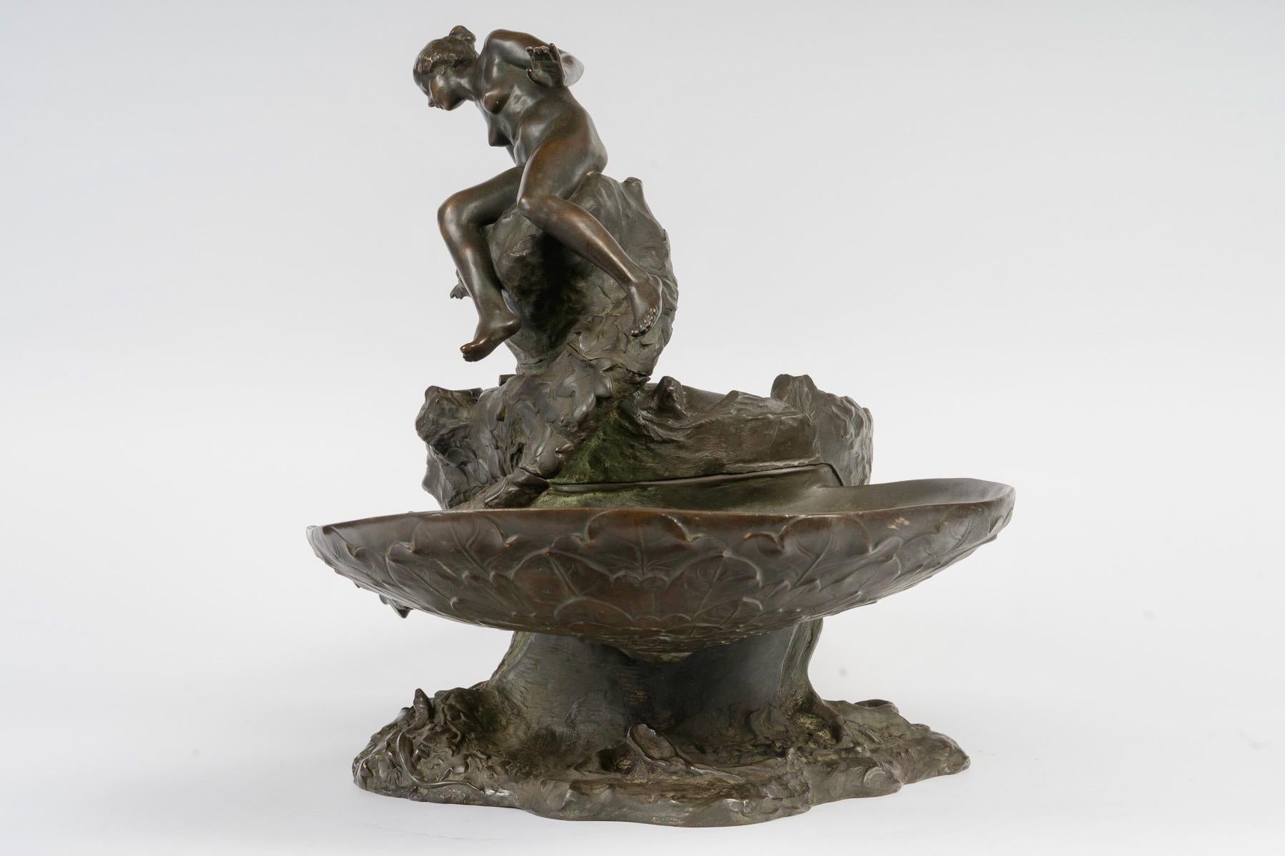 Auguste Ledru (French, 1860-1902)  Large Naïade Bronze Centerpiece circa 1895 In Good Condition For Sale In Saint-Ouen, FR