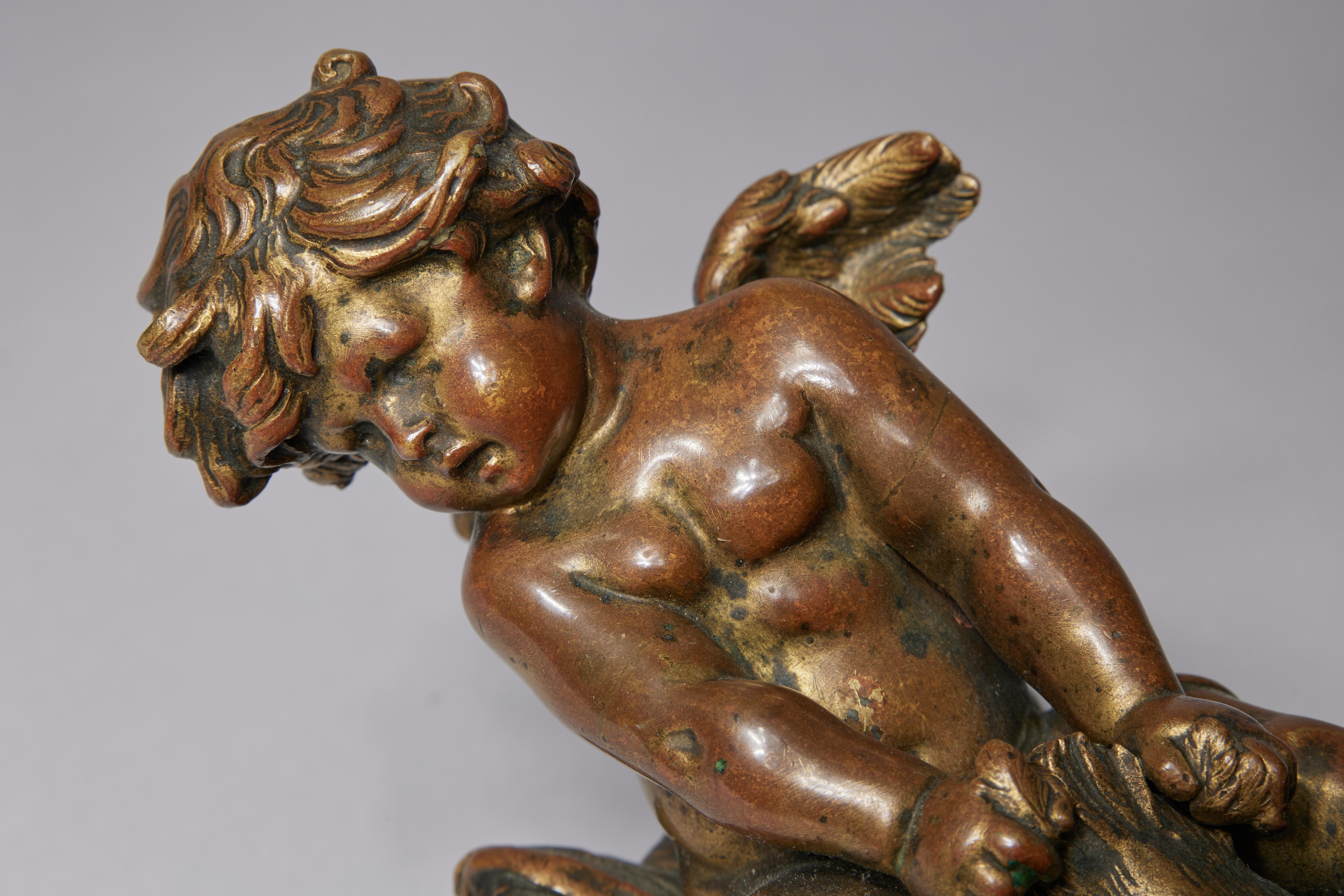 Augustuste Moreau (francese, 1834-1917)
Bambino cigno, XIX secolo
Bronzo con patinatura oro rossastro montato su una base di marmo verdastro 
Firmato sulla base
6 x 9,5 x 5 pollici

Augustuste Moreau era uno scultore francese nato a Digione. Terzo e