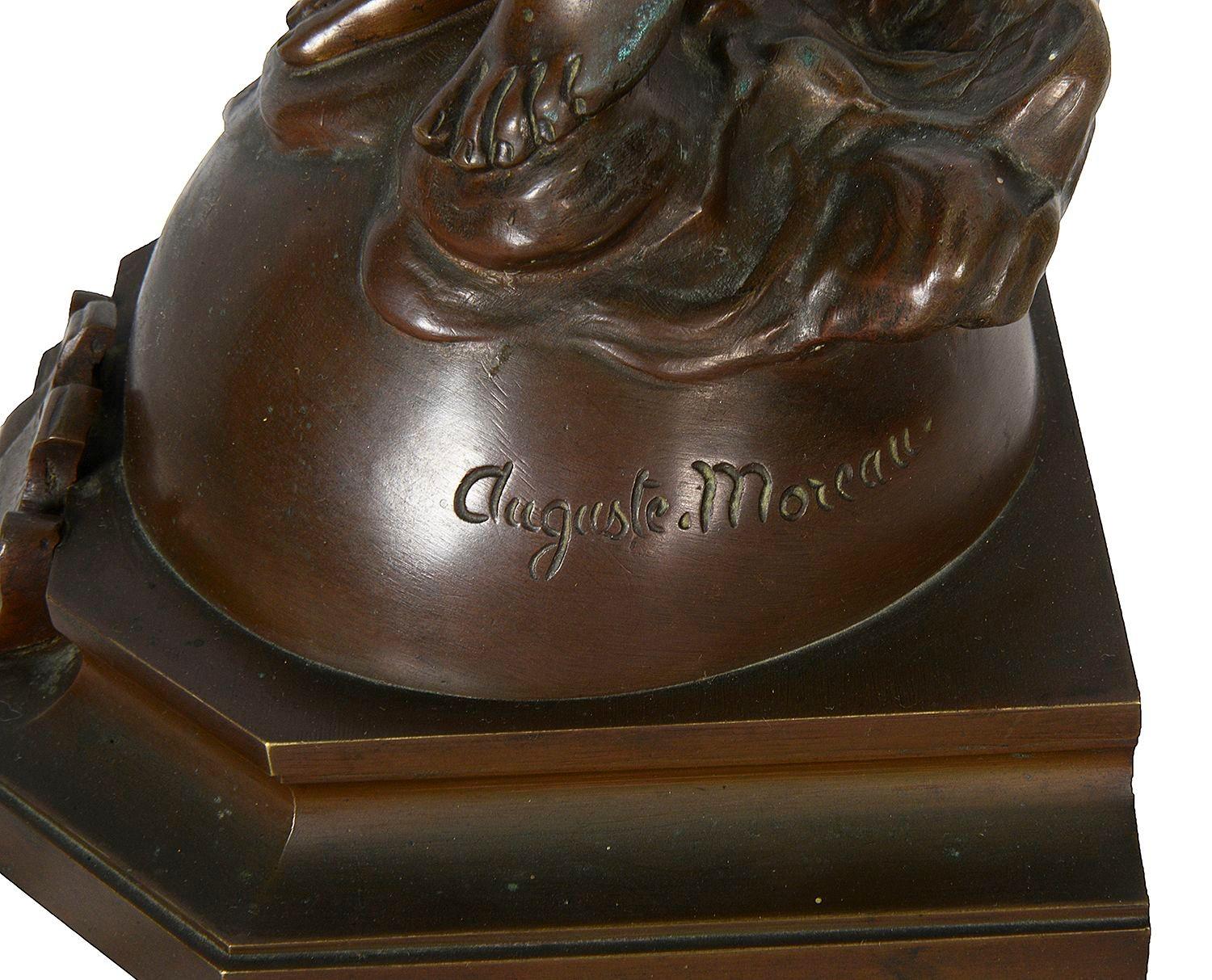 XIXe siècle Sculpture d'Auguste Moreau de « La brise » 19ème siècle. en vente