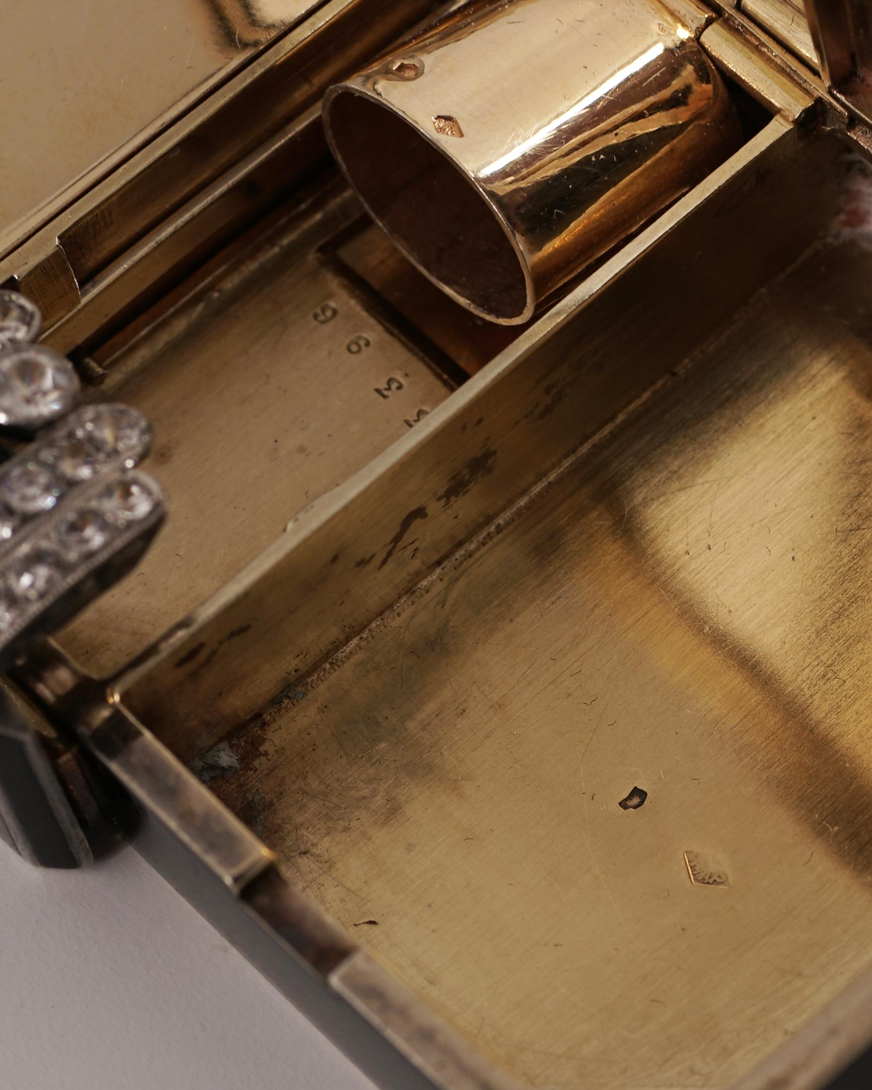 Auguste Peyroula:: Compact français en or:: argent:: émail et bijoux:: vers 1925 1