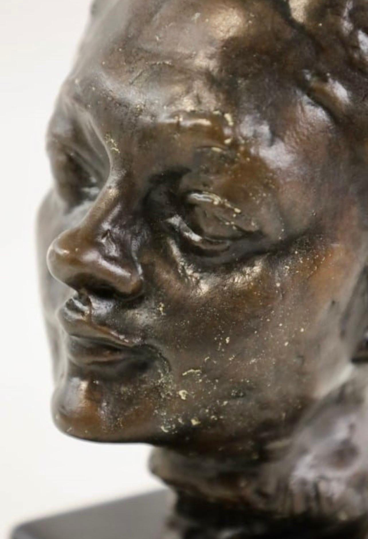 Petite sculpture en bronze moulé d'après Rodin « Pleite tete au nez rétrousse » - Moderne Sculpture par Auguste Rodin