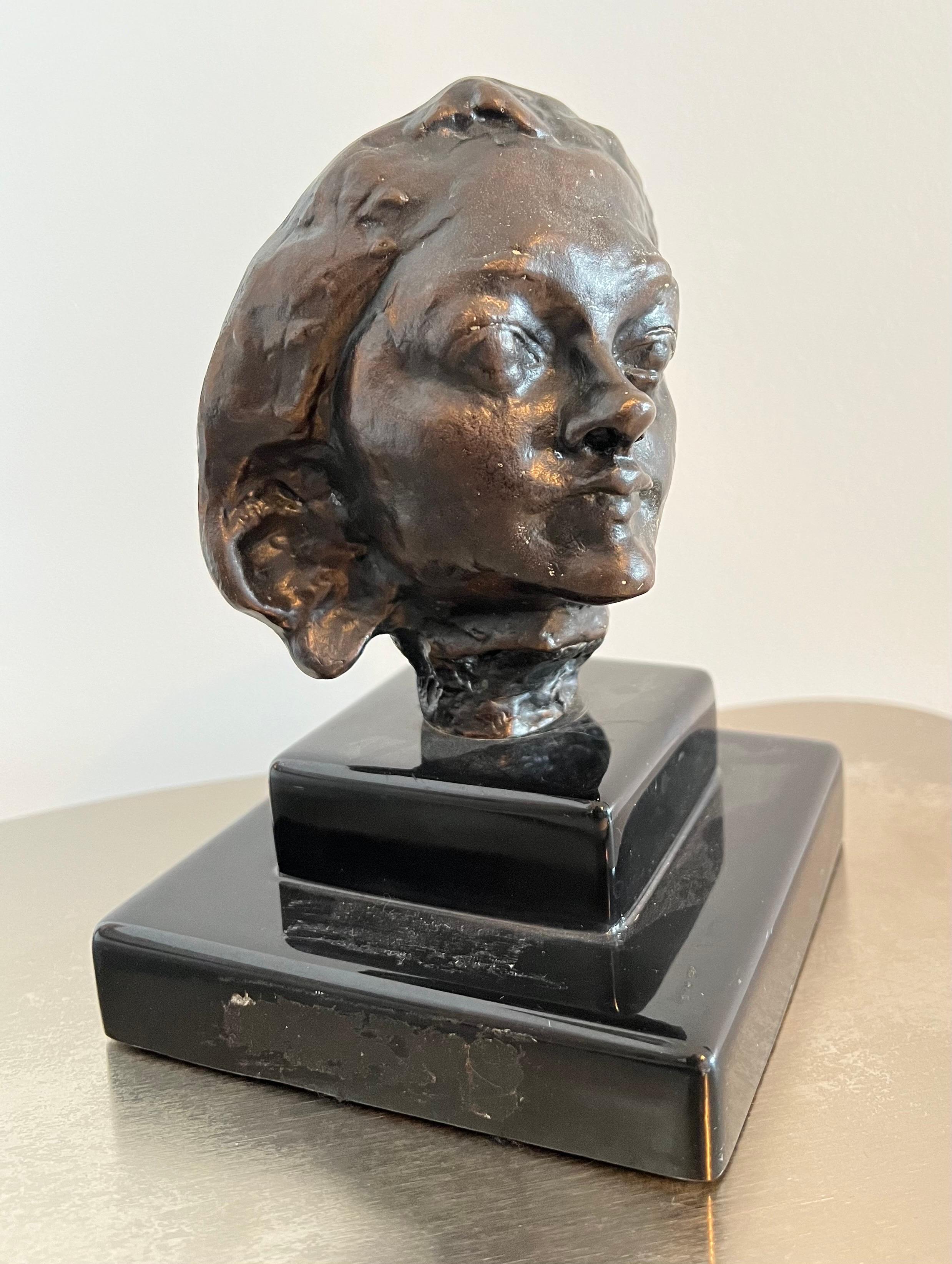 Kleine Bronzeskulptur eines gegossenen Kopfes aus Bronze nach Rodin „Petitite tete au nez retrousse“ im Angebot 3