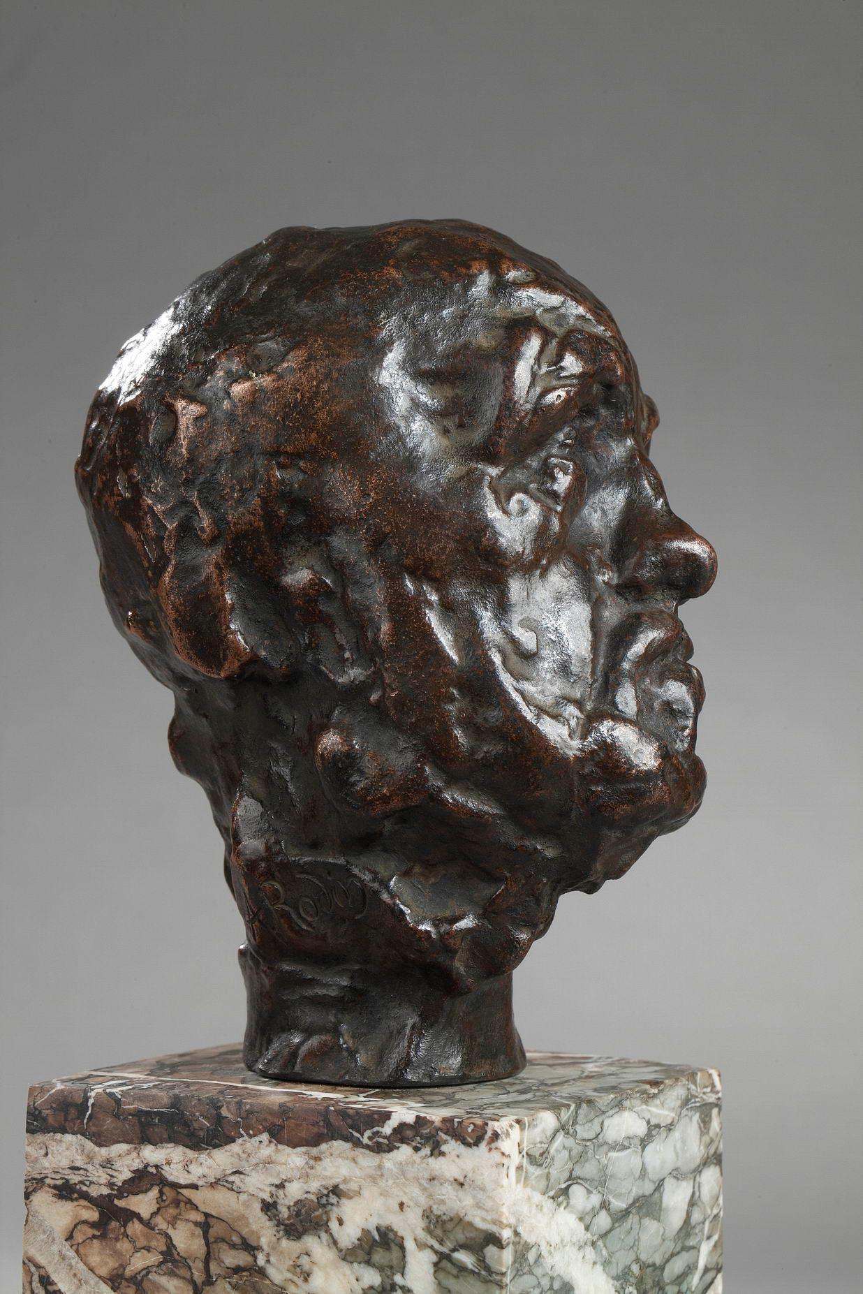 Petite tête de l'Homme au nez cassé
Small head of the Man with the broken nose
by Auguste RODIN (1840-1917)
Sketch for the Gates of Hell
Variant with symmetric neck

Bronze with black-dark brown patina
Signed 