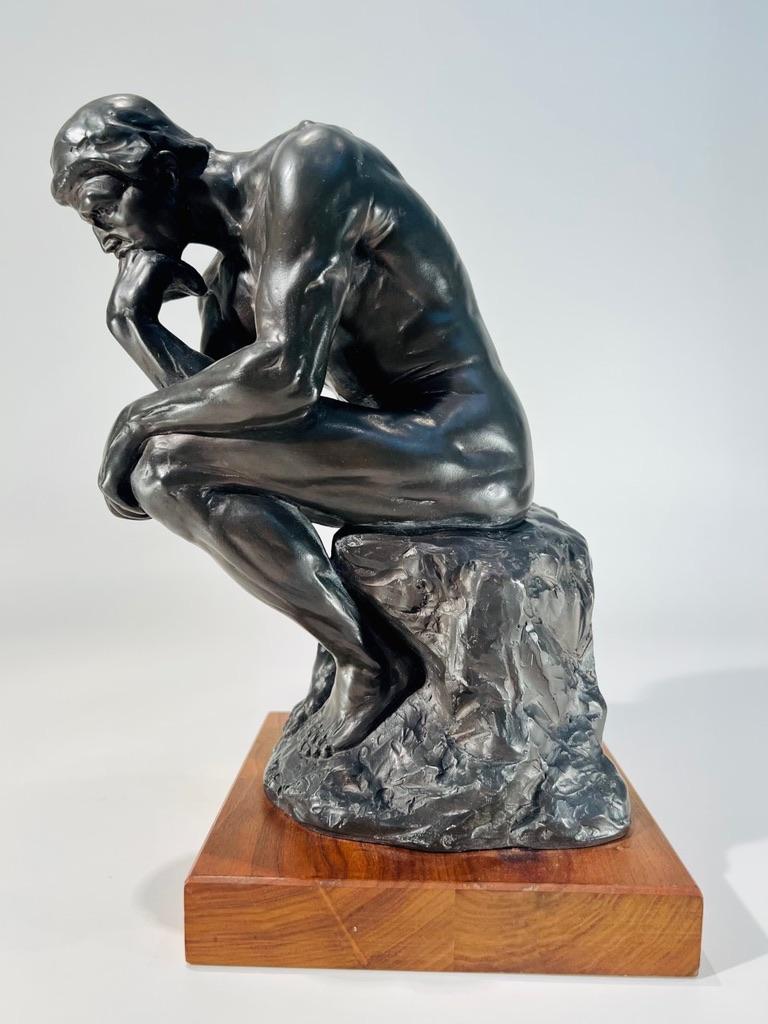 Auguste Rodin Französische museu-Reproduktion aus Gips und Holz, signiert „Le Penseur“ (Internationaler Stil) im Angebot