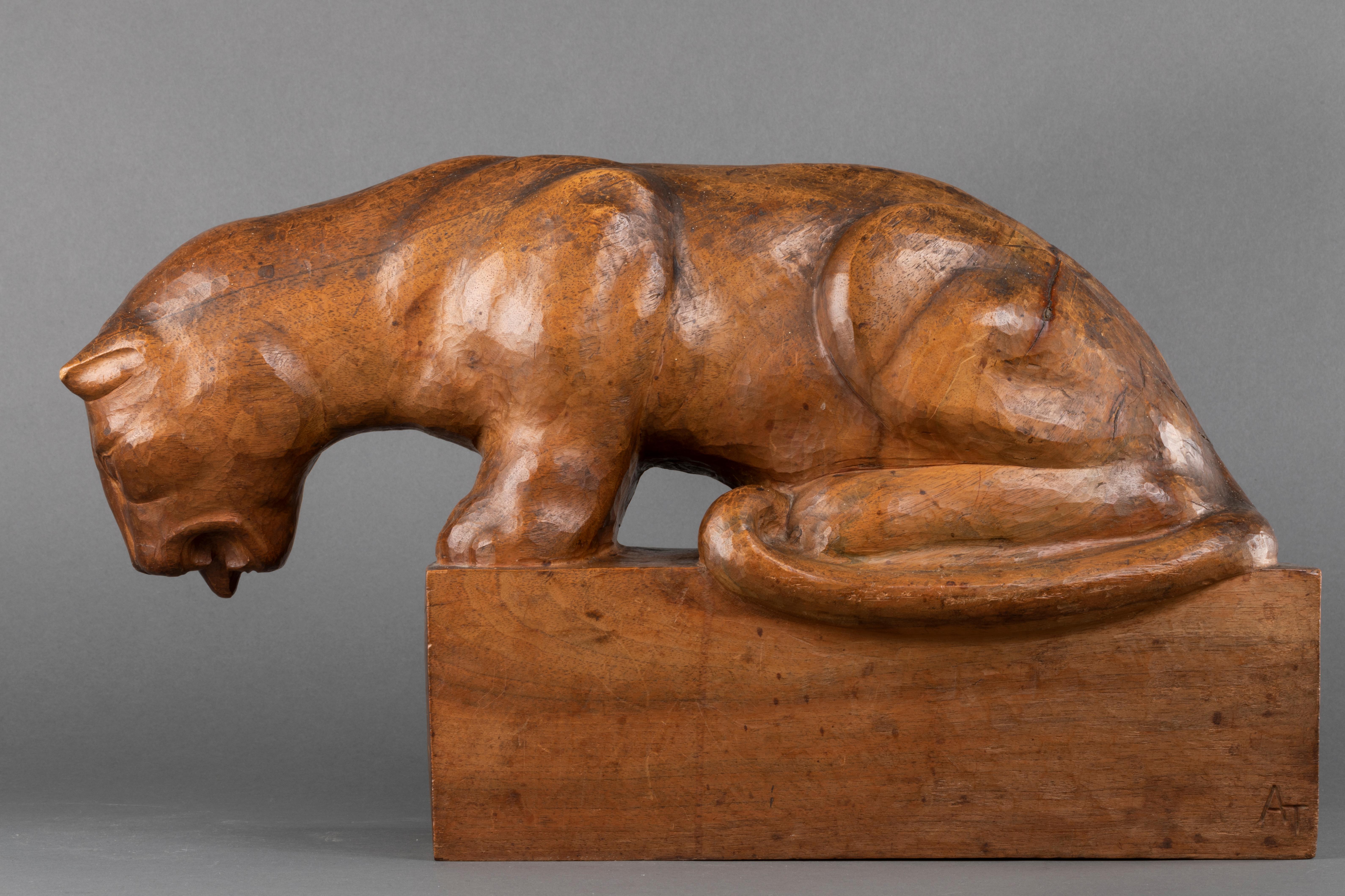 Autre Auguste Trémont(attrib.) : Lionceau buvant, sculpture en bois c.C. 1950 en vente