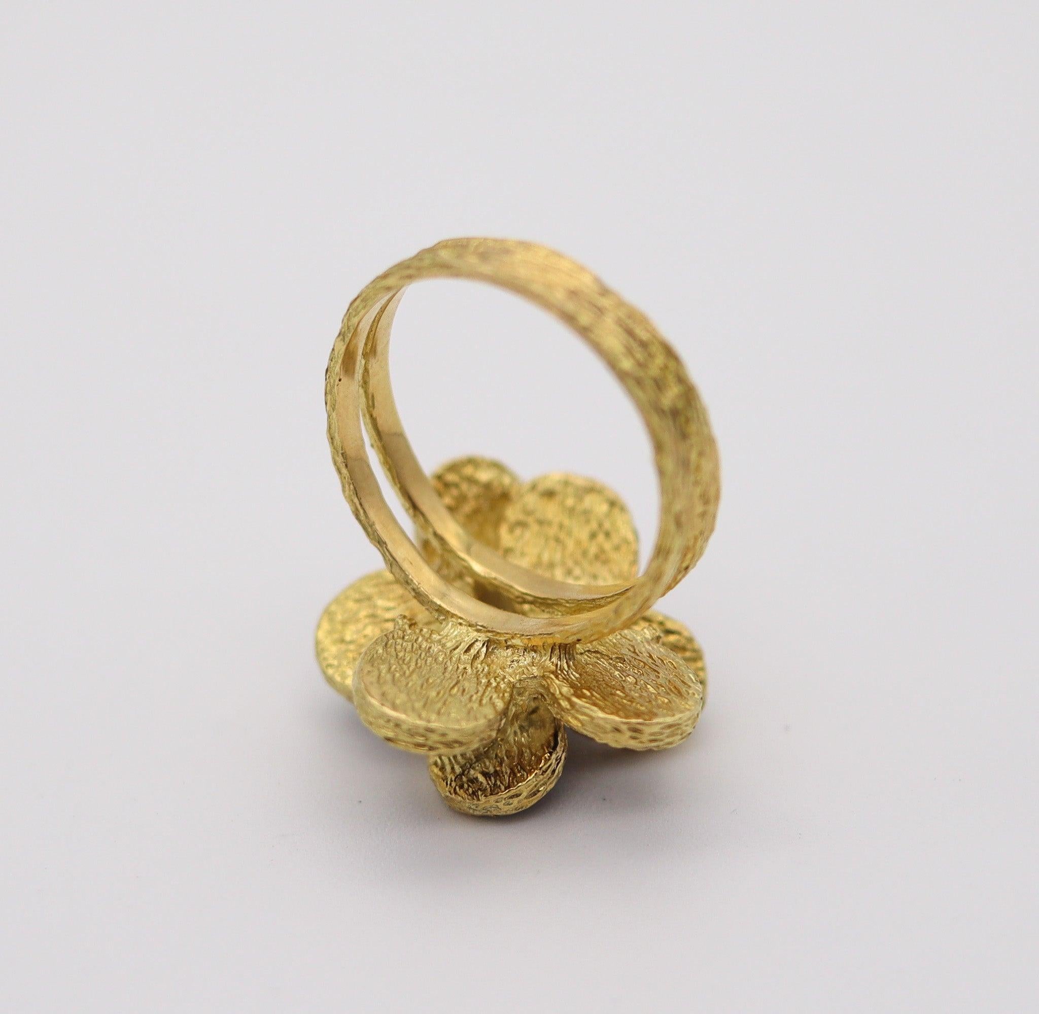 AUGUSTIN JULIA PLANA 1960 Swiss Geometric Cocktail Ring In 18Kt Gold With Lapis In Excellent Condition For Sale In Miami, FL