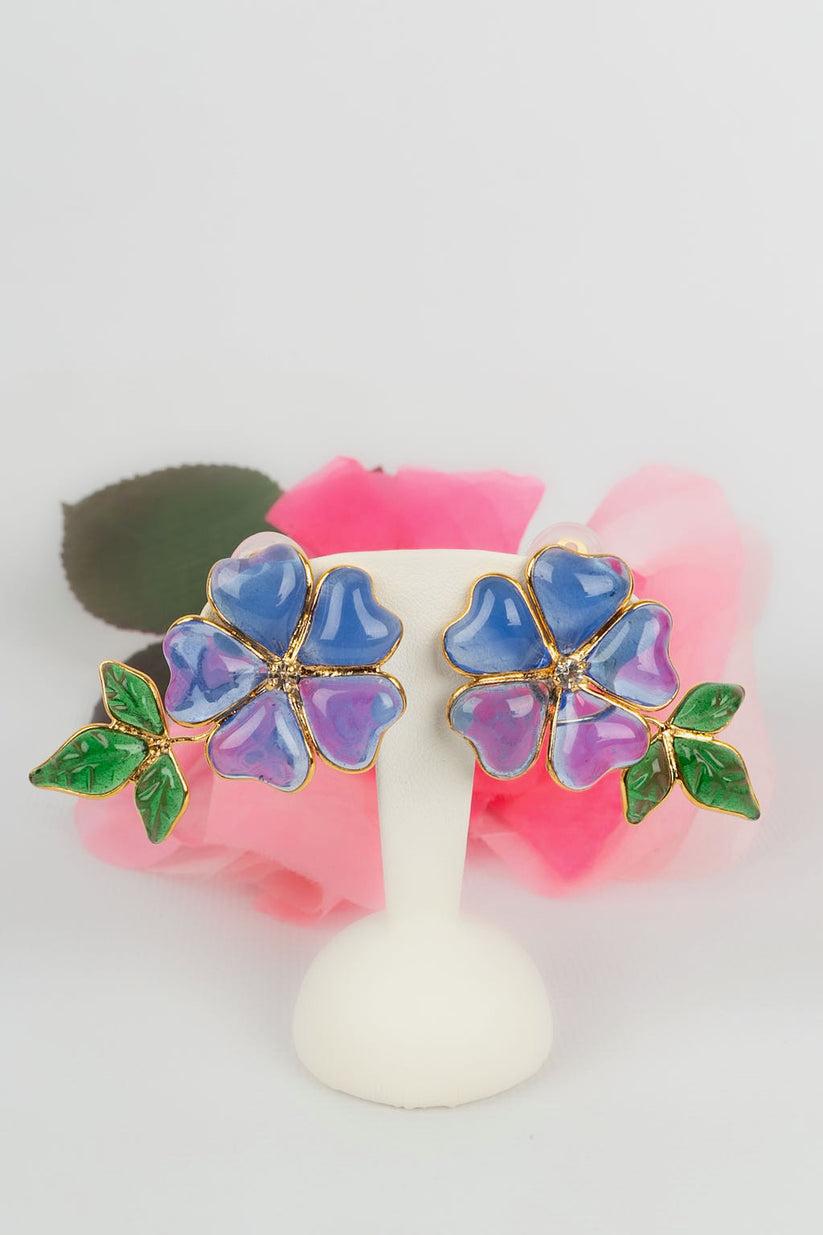 Augustine Blue Glass Paste and Rhinestone Clip Earrings For Sale 2