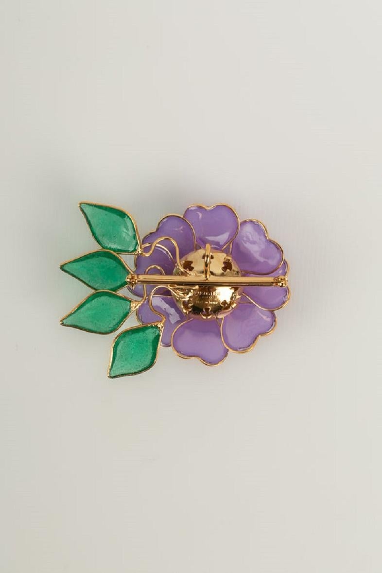 Augustine Brooch in Gold Metal, Rhinestones and Glass Paste For Sale 1