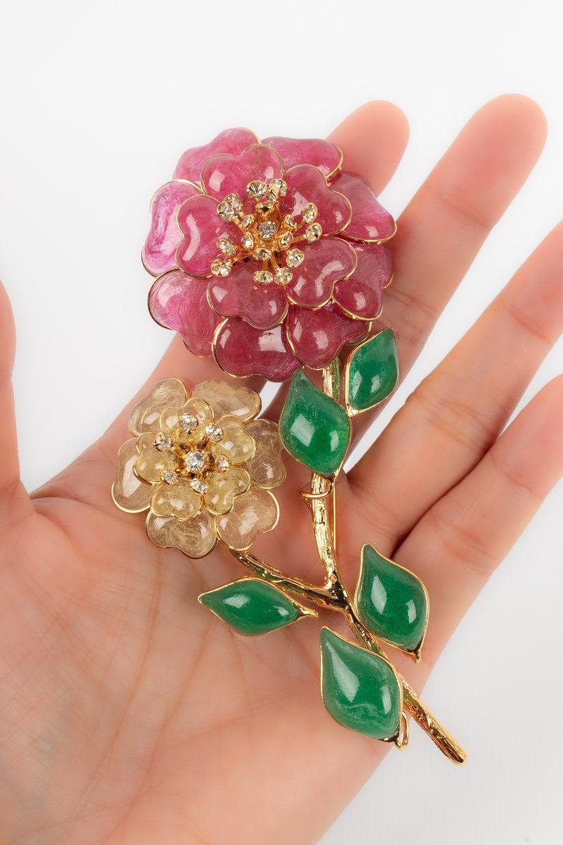 Augustine - (Made in France) Brooch in golden metal, glass paste, and rhinestones.

Additional information:
Condition: Very good condition
Dimensions: Length: 11 cm

Seller Reference: BR171