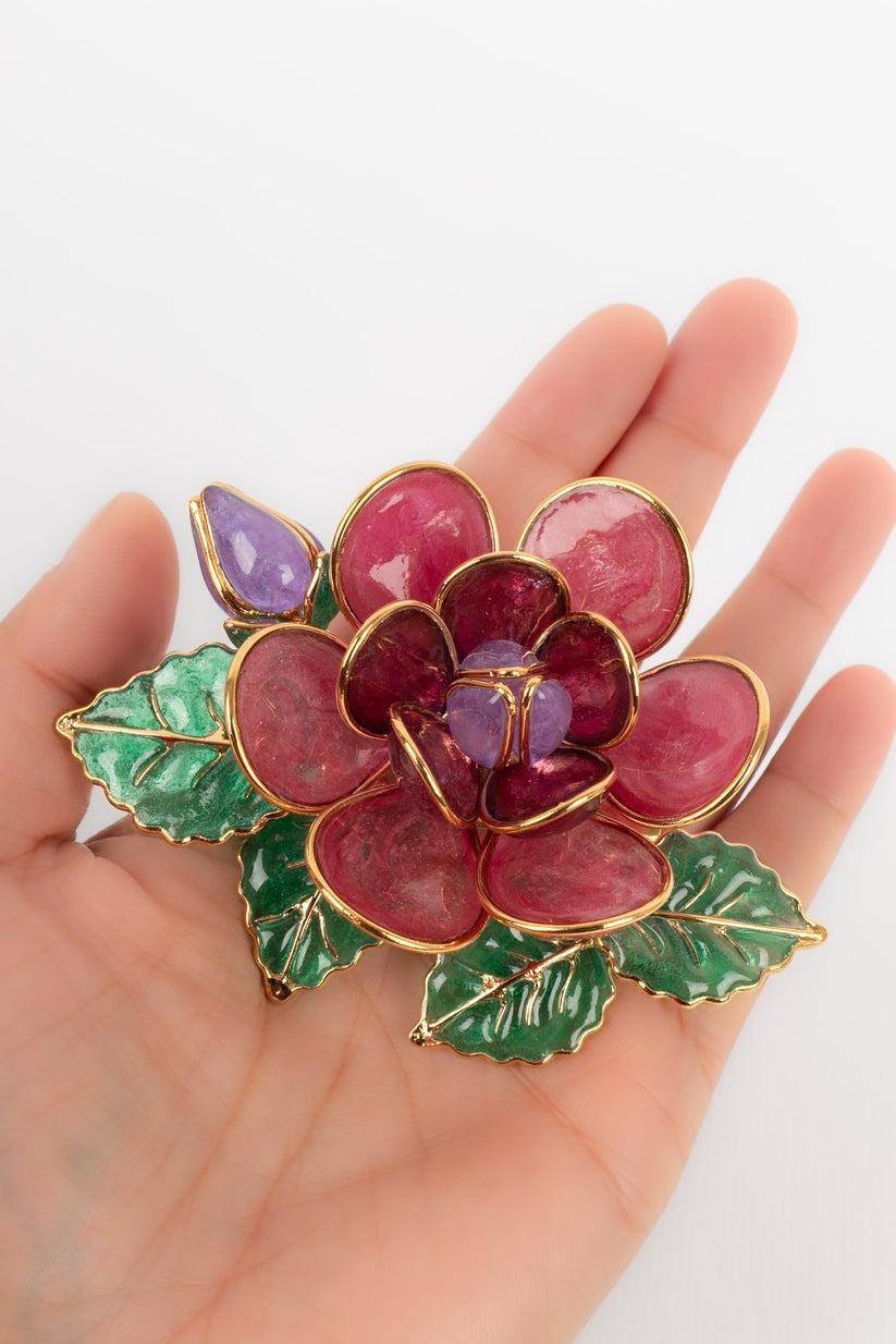 Augustine - (Made in France) Brooch/pendant in golden metal and glass paste representing a flower.

Additional information:
Condition: Very good condition
Dimensions: 9.5 cm x 8 cm

Seller Reference: BR165