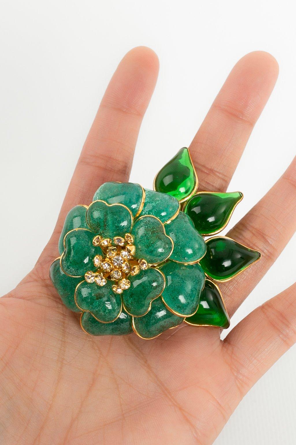 Augustine Camellia Brooch in Gilded Metal and Green Glass Paste 3