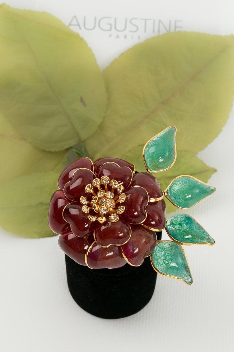 Augustine Camellia Brooch in Gilded Metal, Garnet and Green Glass Paste For Sale 4