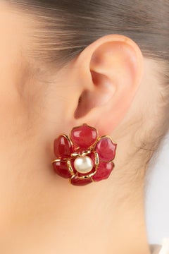 Augustine Dark-pink Golden Metal Flower Earrings