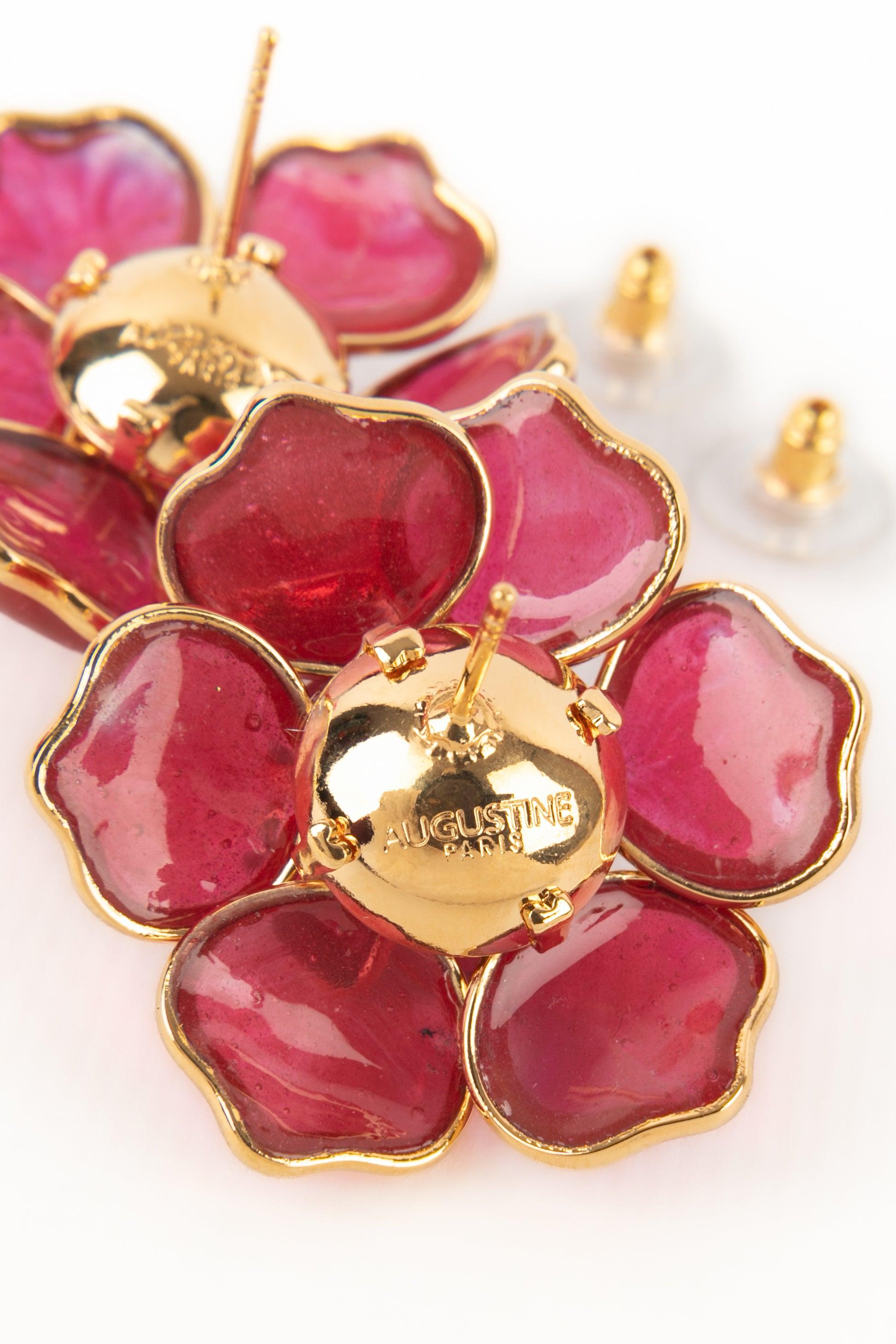 Boucles d'oreilles Augustine Fleur en métal doré rose foncé en vente 1