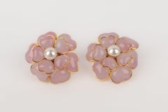 Antique Augustine Dark-pink Golden Metal Flower Earrings