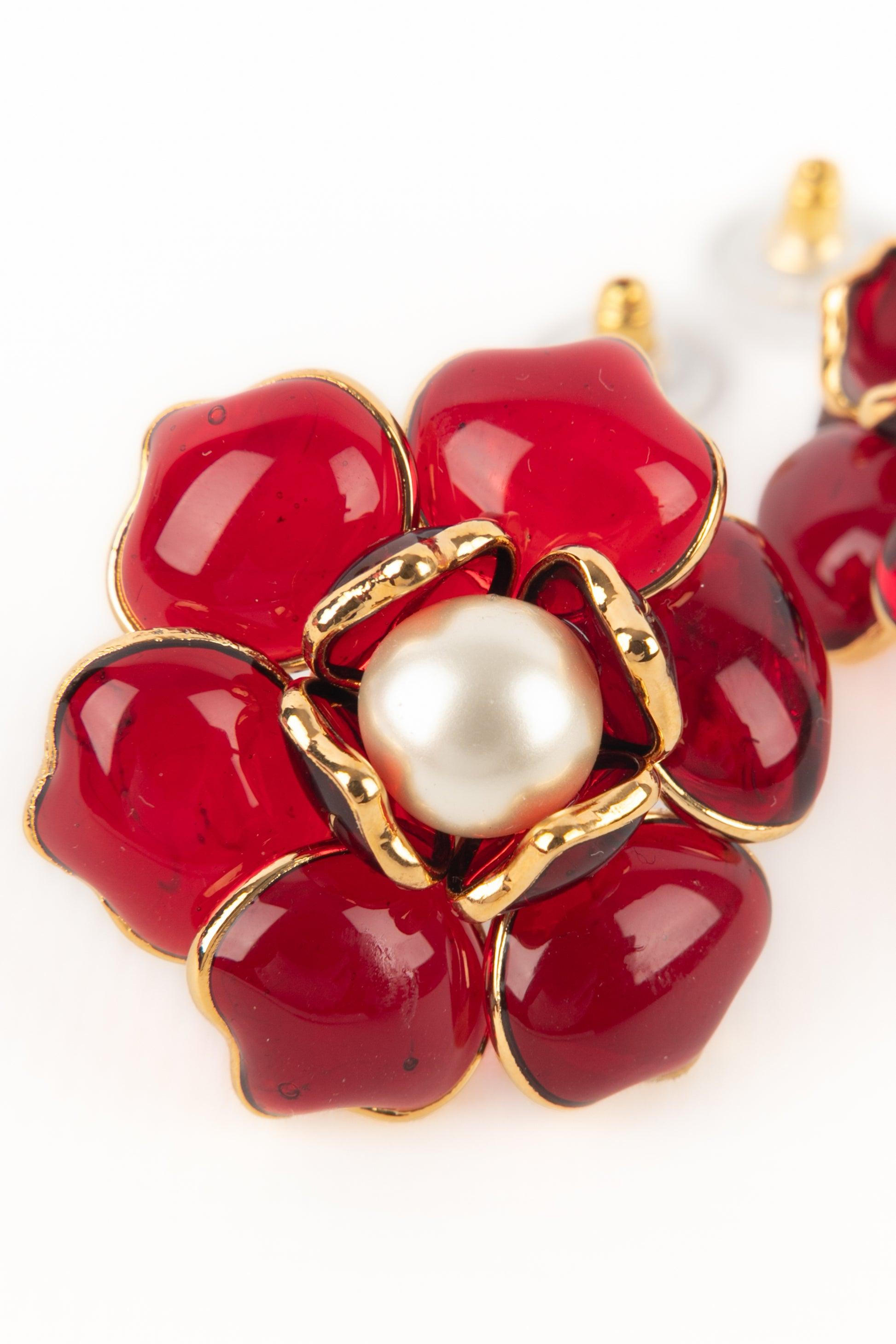 Boucles d'oreilles Augustine Fleur en métal doré rouge foncé Pour femmes en vente
