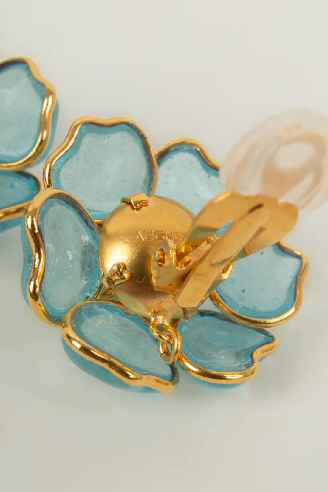 Augustine-Ohrringe aus Goldmetall, blauem Glaspastell und aus ausgefallenen Perlen im Angebot 1