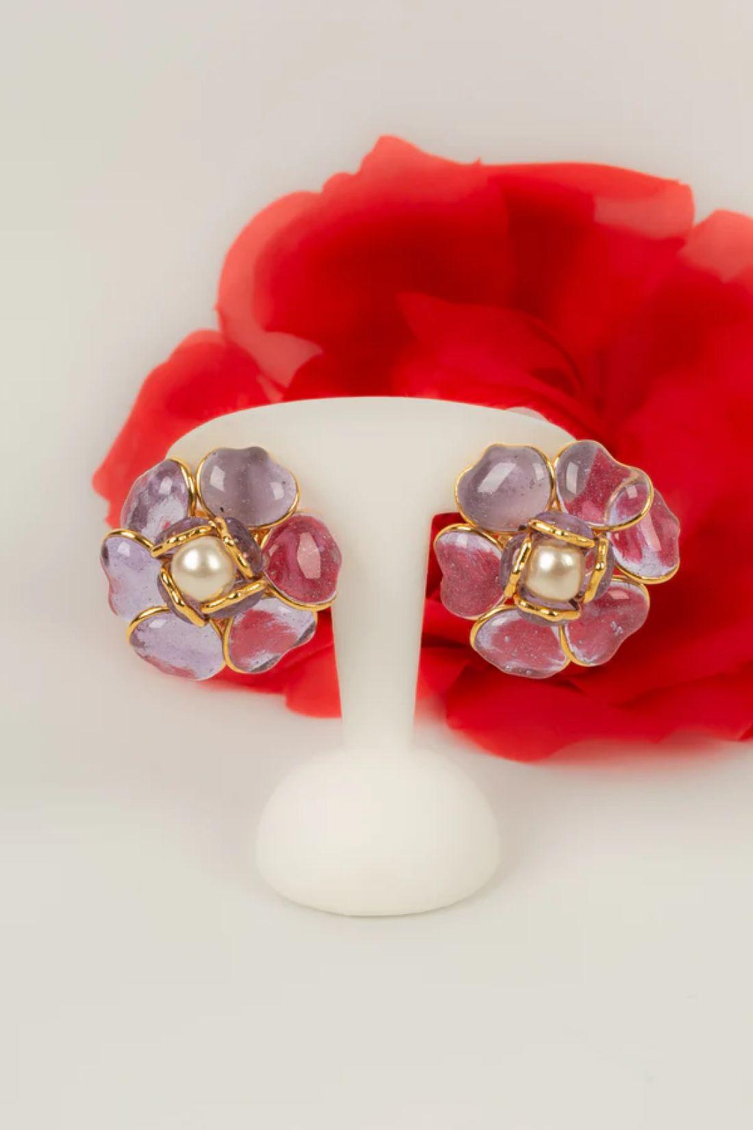 Augustine Earrings in Gold-Plated metal, Purple Glass Paste and Fancy Pearl For Sale 4