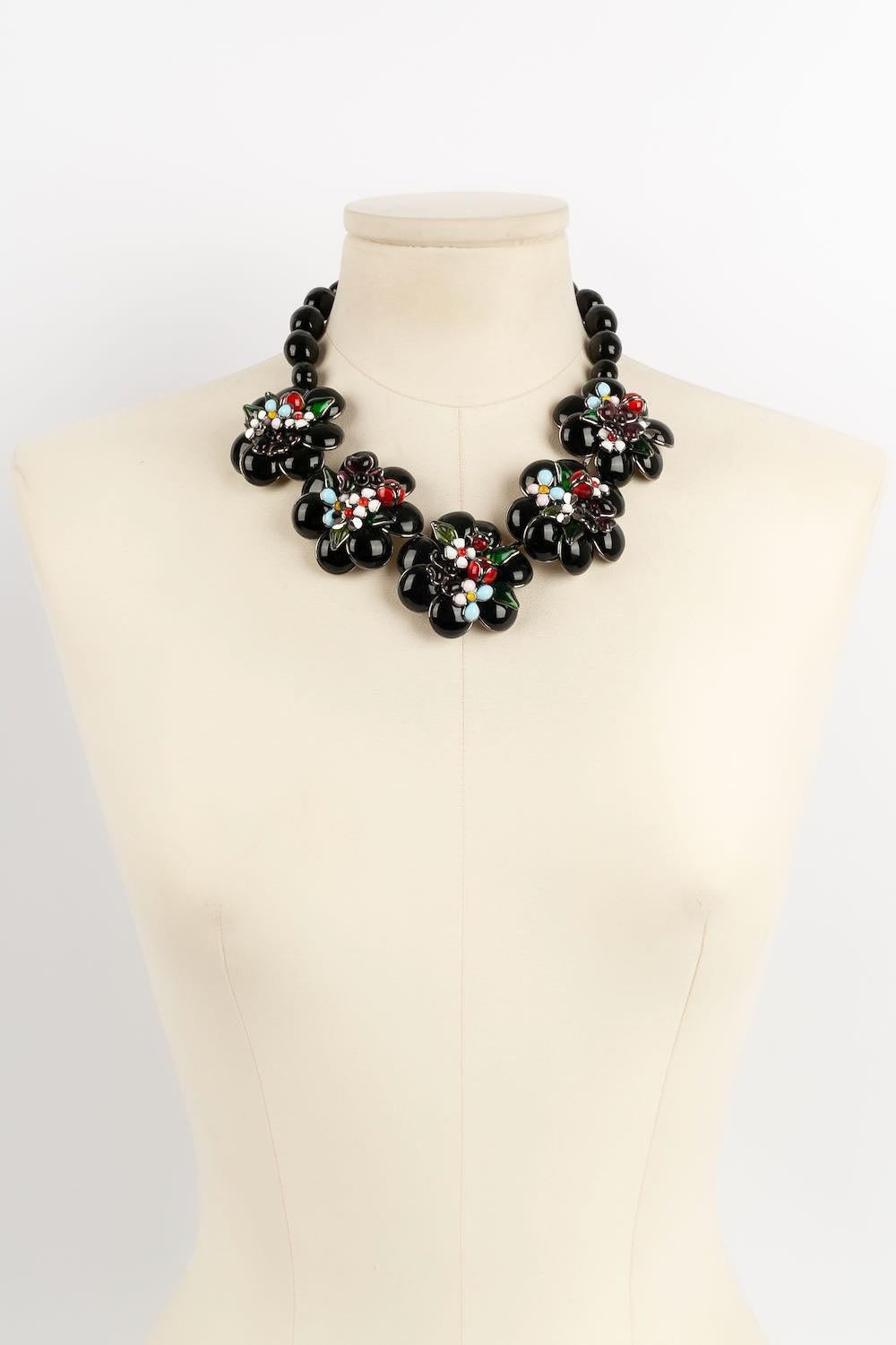 Augustine -(Made in France) Collana Chanel in metallo placcato argento e pasta di vetro nera.

Informazioni aggiuntive: 
Dimensioni: Lunghezza: da 43 a 48 cm
Condizioni: Ottime condizioni
Numero di riferimento del venditore: BC40