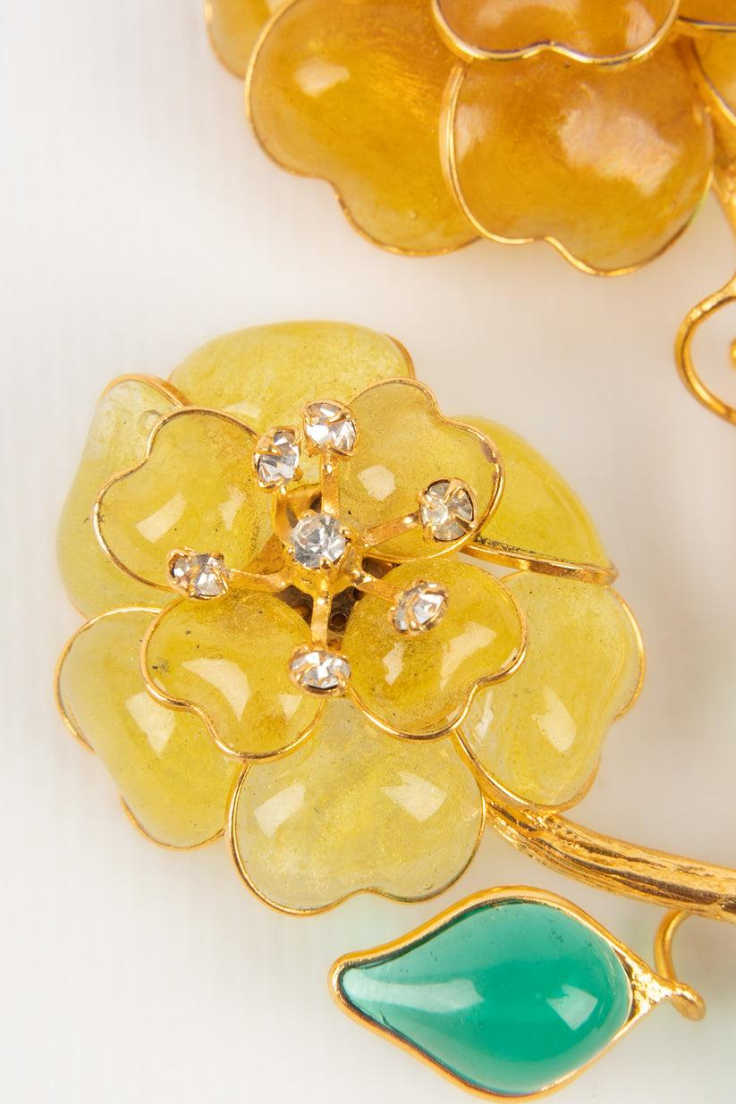 Women's Augustine Flower Brooch in Golden Metal For Sale