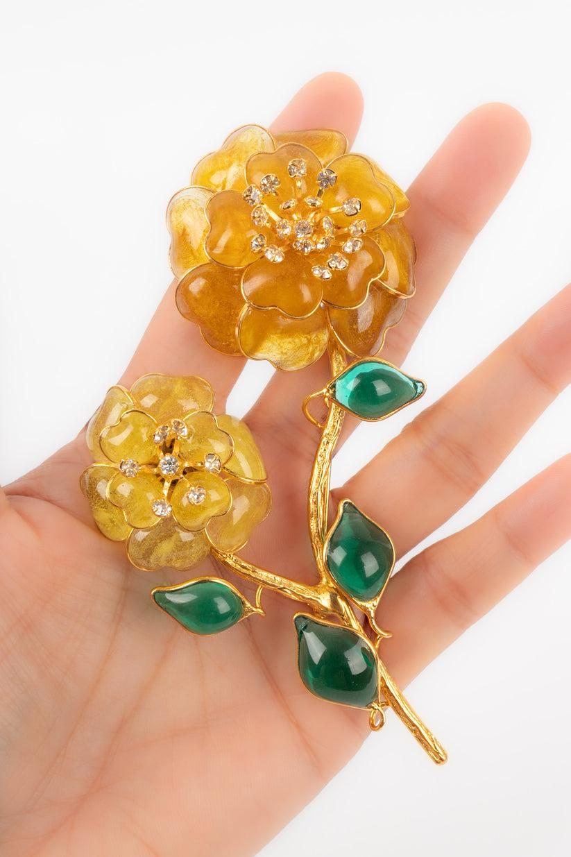 Augustine Flower Brooch in Golden Metal For Sale 2